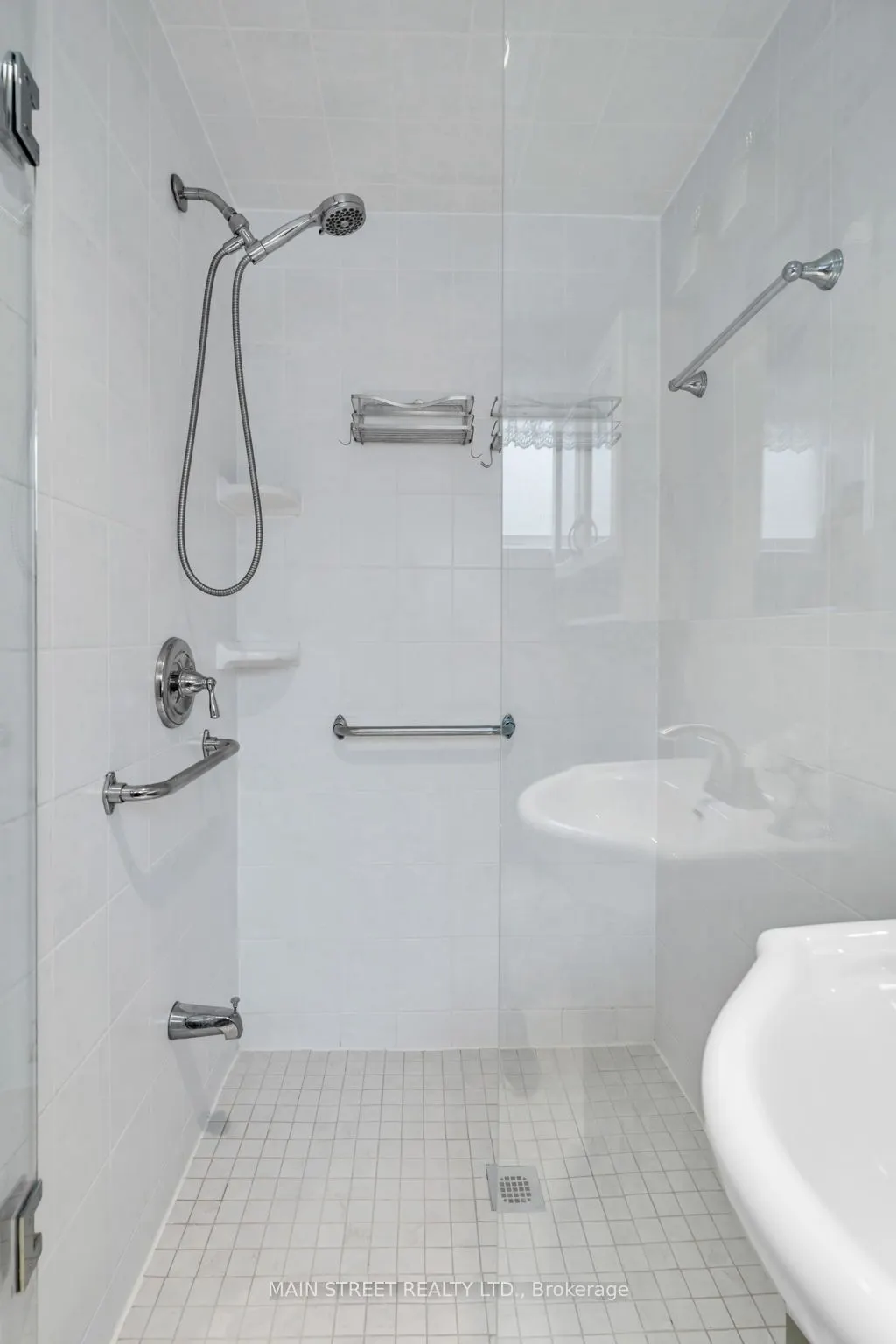 47 Graystone Gardens