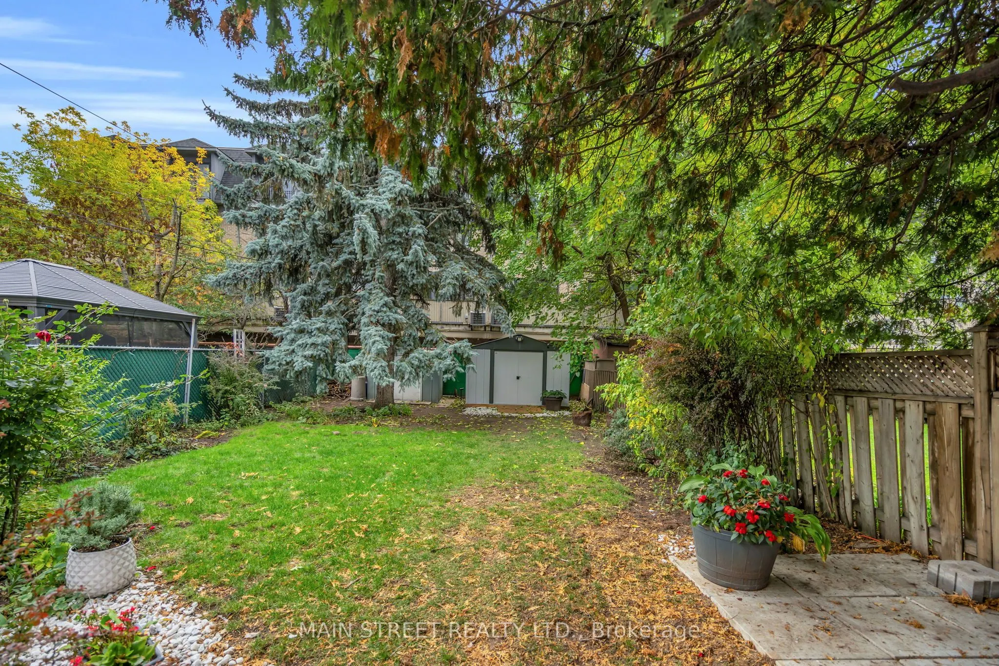 47 Graystone Gardens