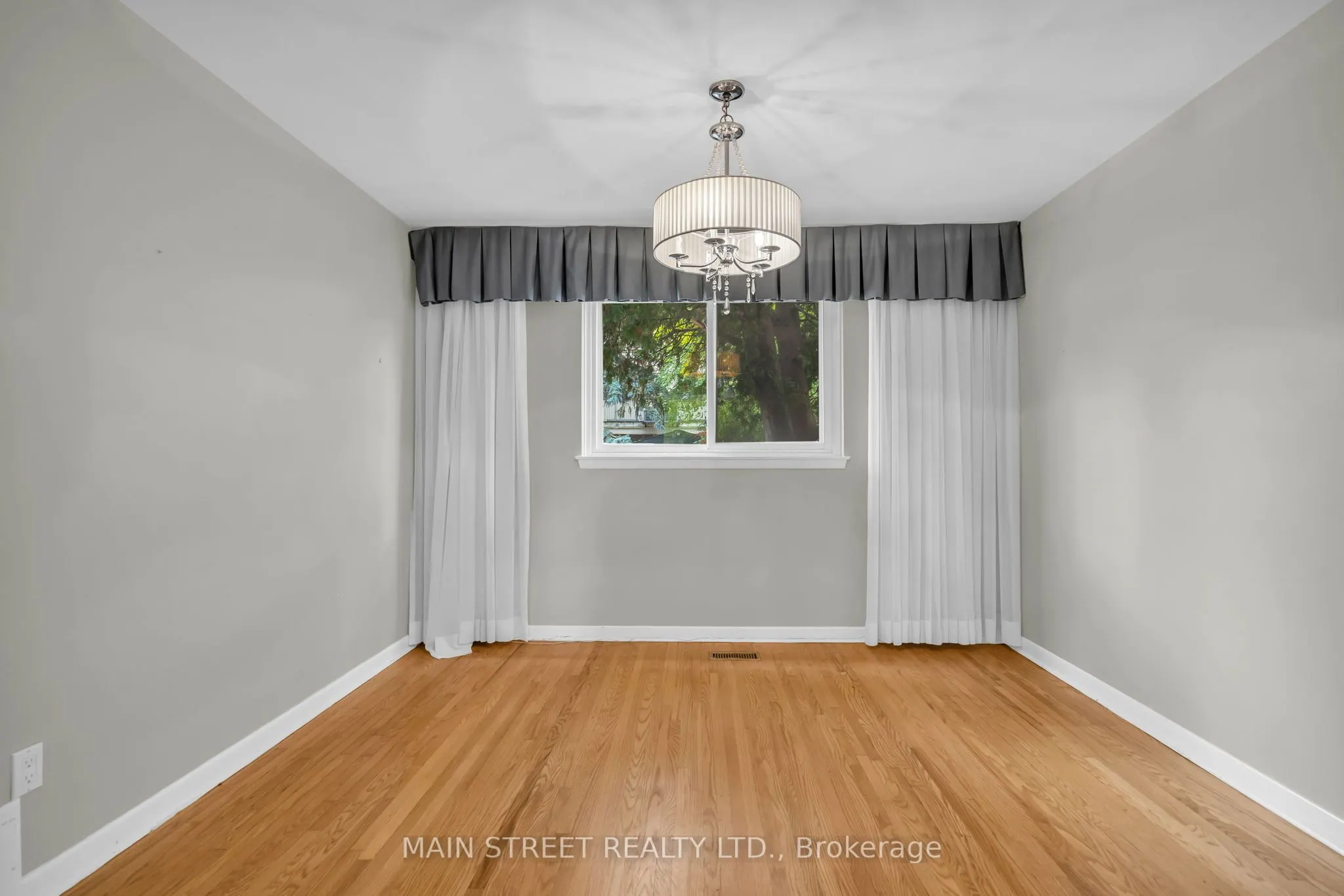 47 Graystone Gardens