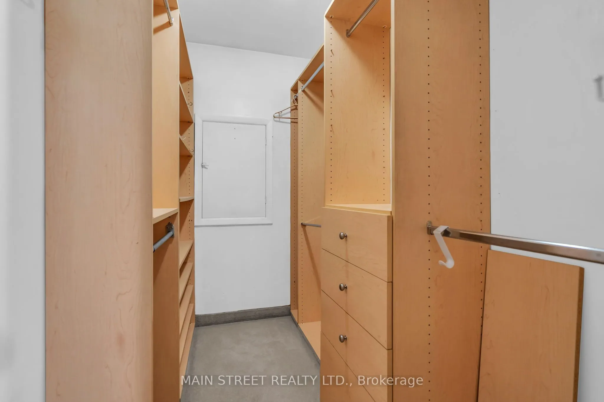 47 Graystone Gardens