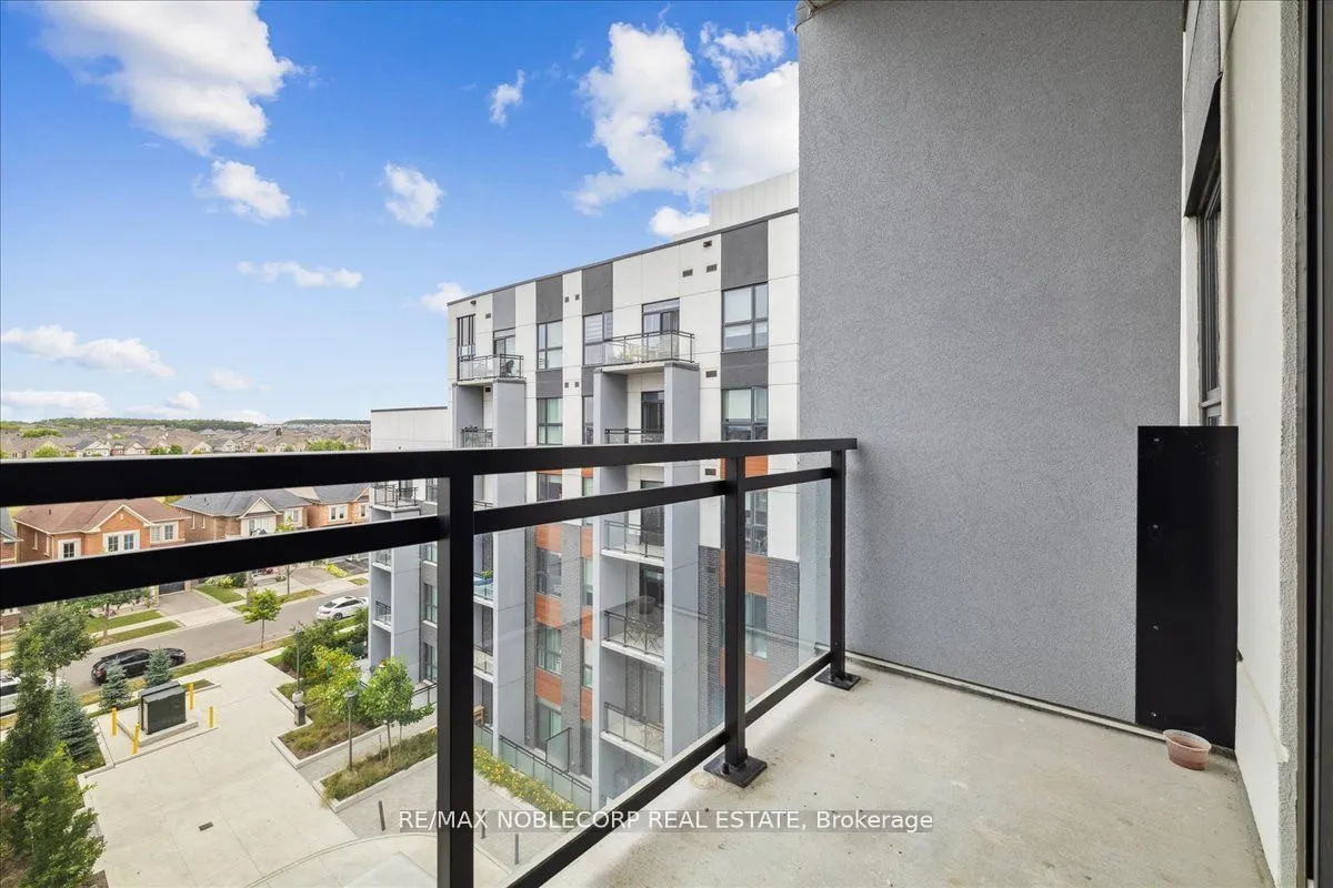 50 Kaitting Trail, #516