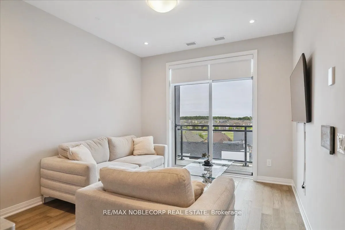 50 Kaitting Trail, #516