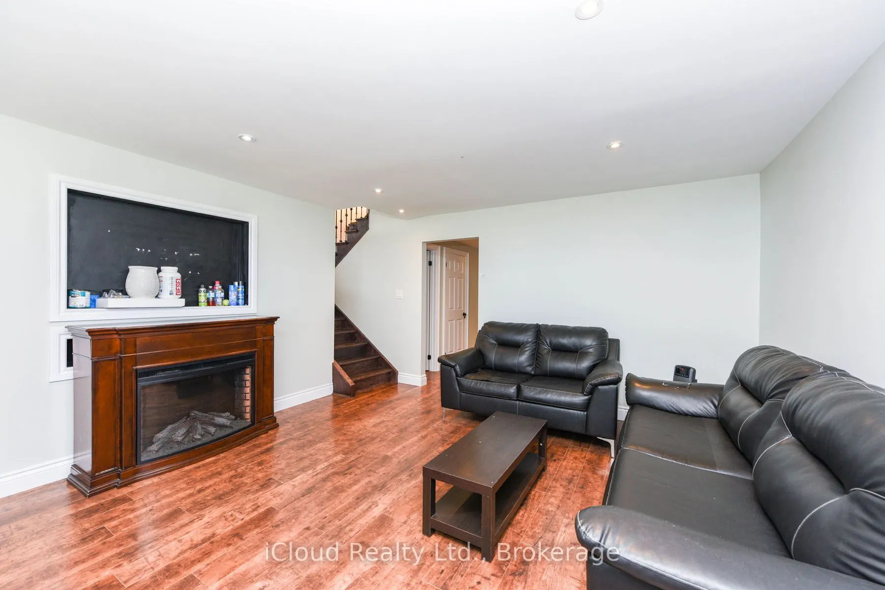 4573 Charleston Side Road