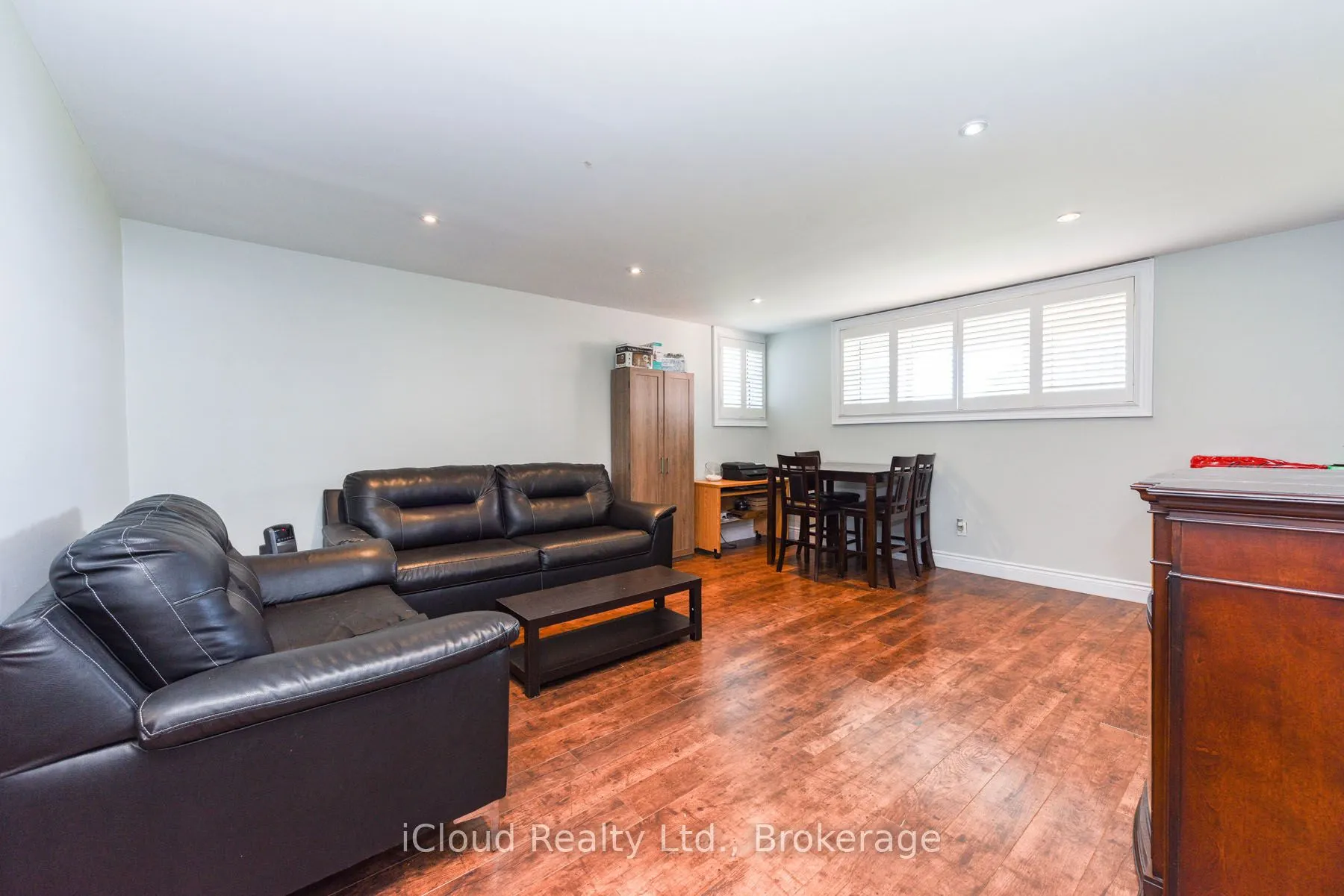 4573 Charleston Side Road