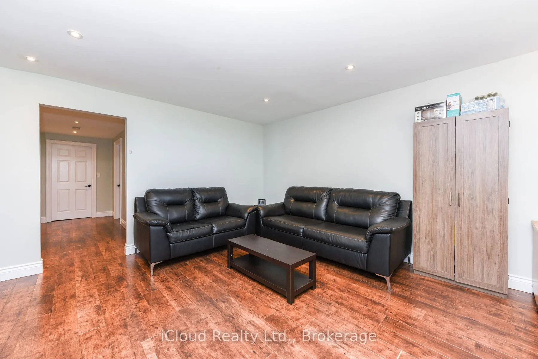 4573 Charleston Side Road