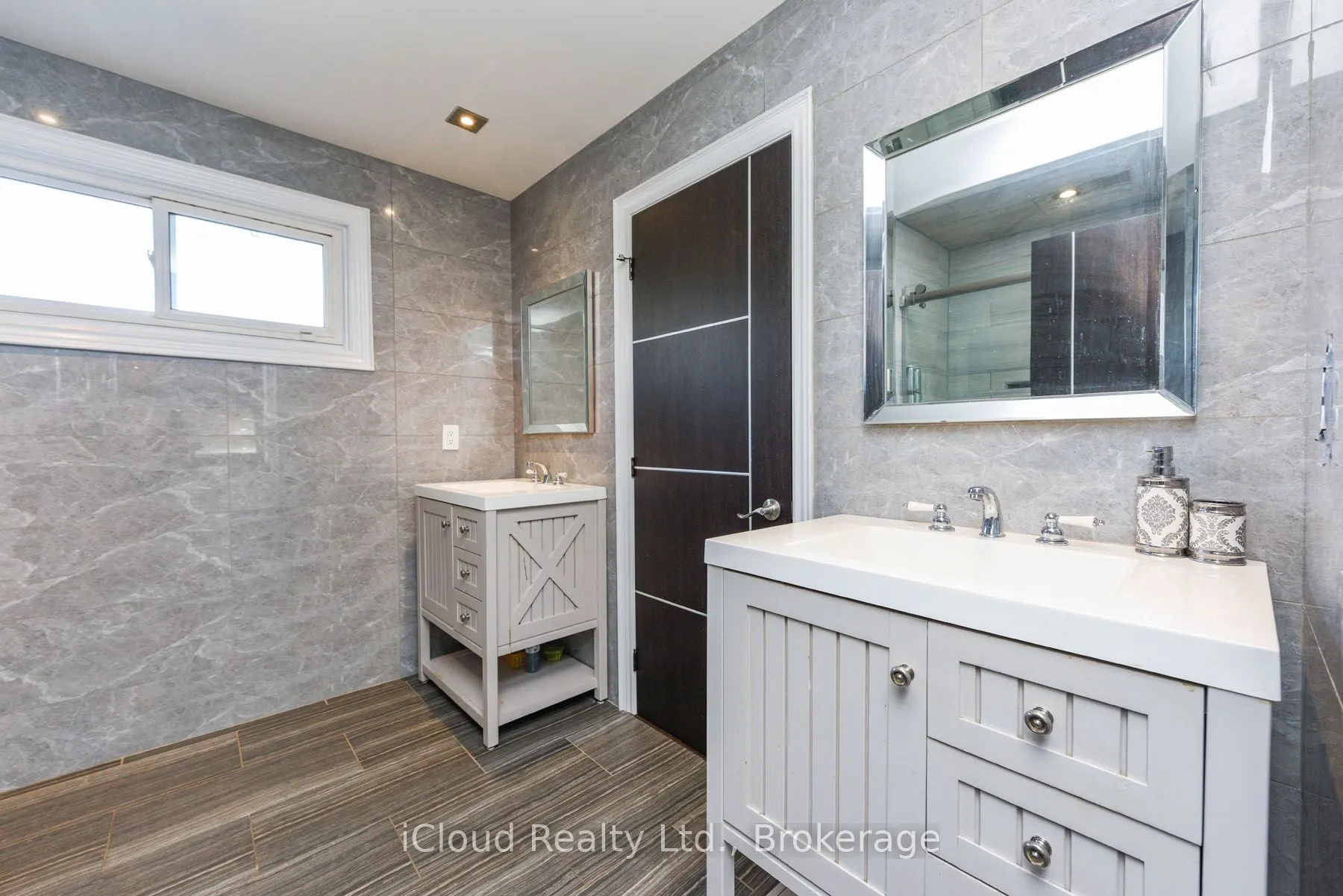 4573 Charleston Side Road