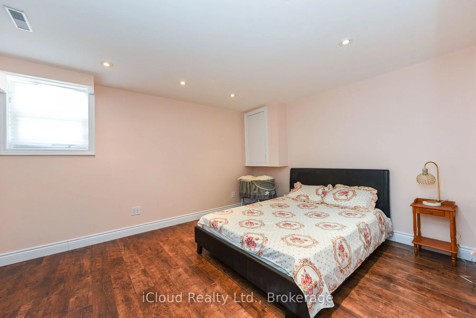 4573 Charleston Side Road