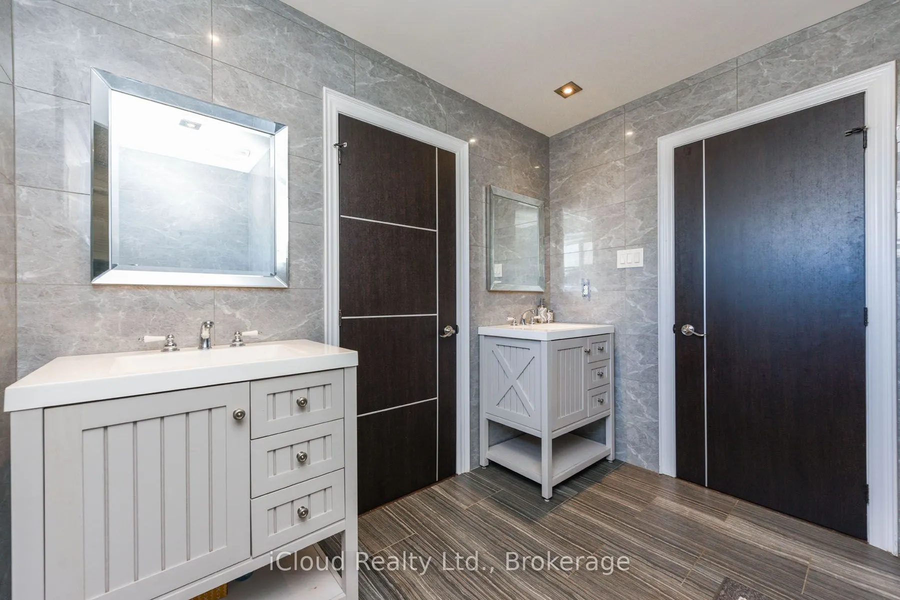 4573 Charleston Side Road