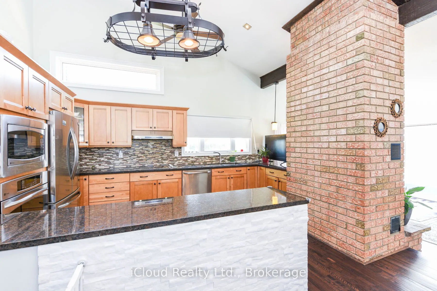 4573 Charleston Side Road