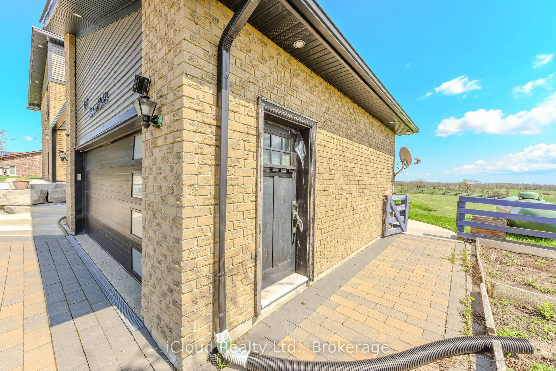 4573 Charleston Side Road