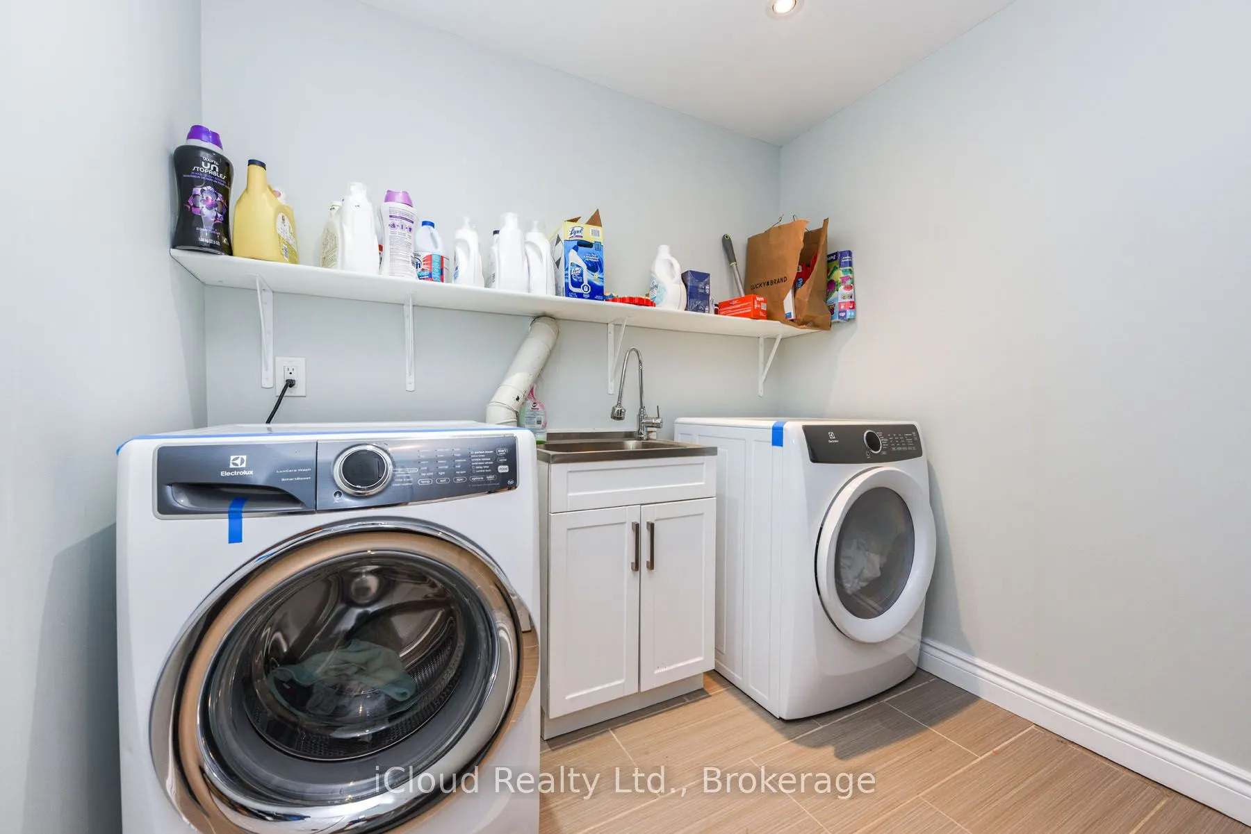 4573 Charleston Side Road