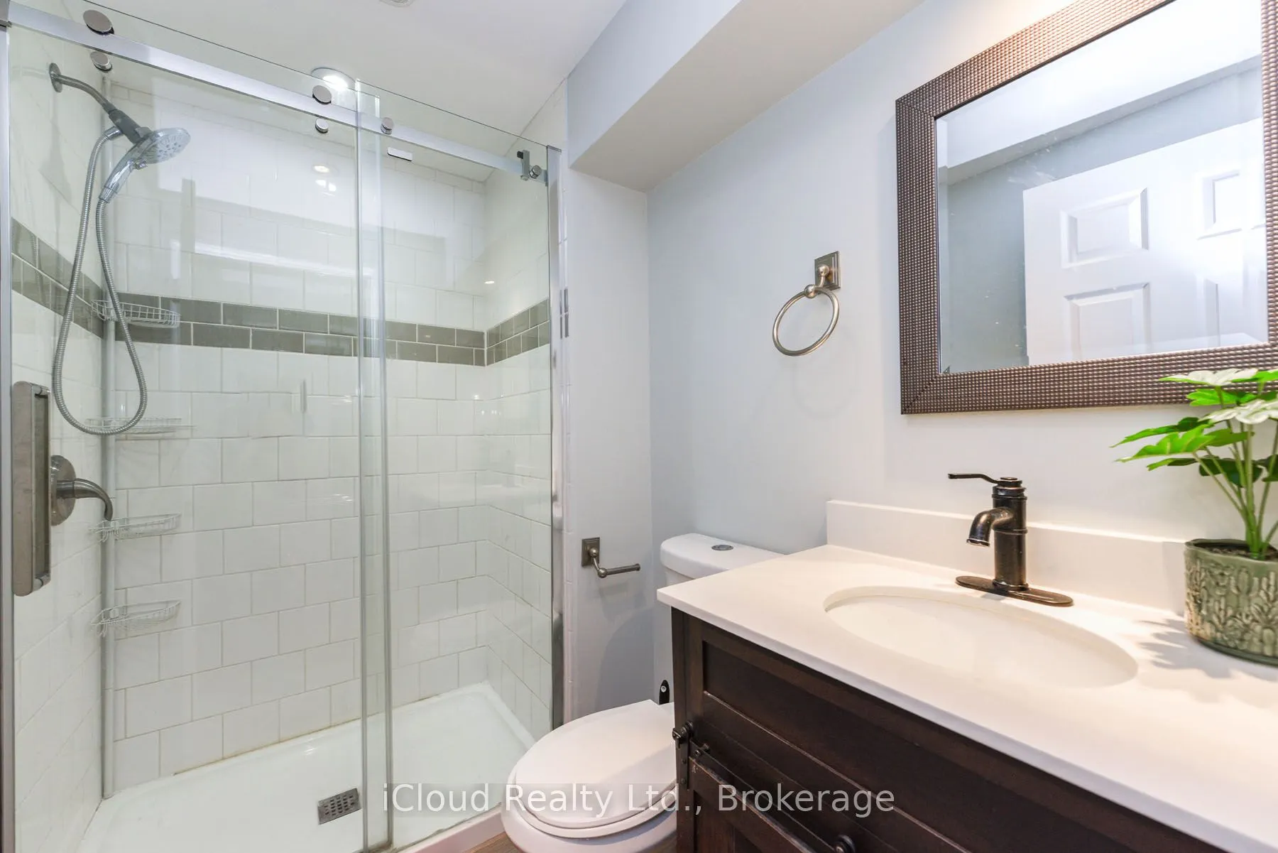 4573 Charleston Side Road