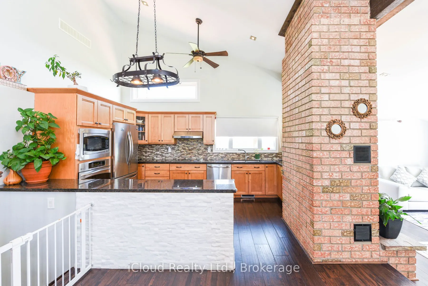 4573 Charleston Side Road