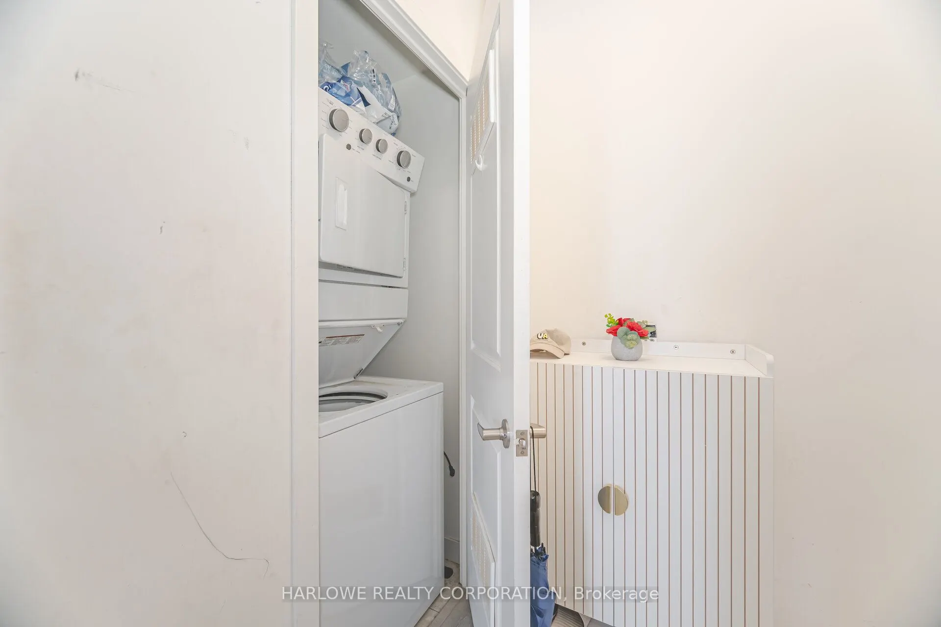 4655 Metcalfe Avenue, #204