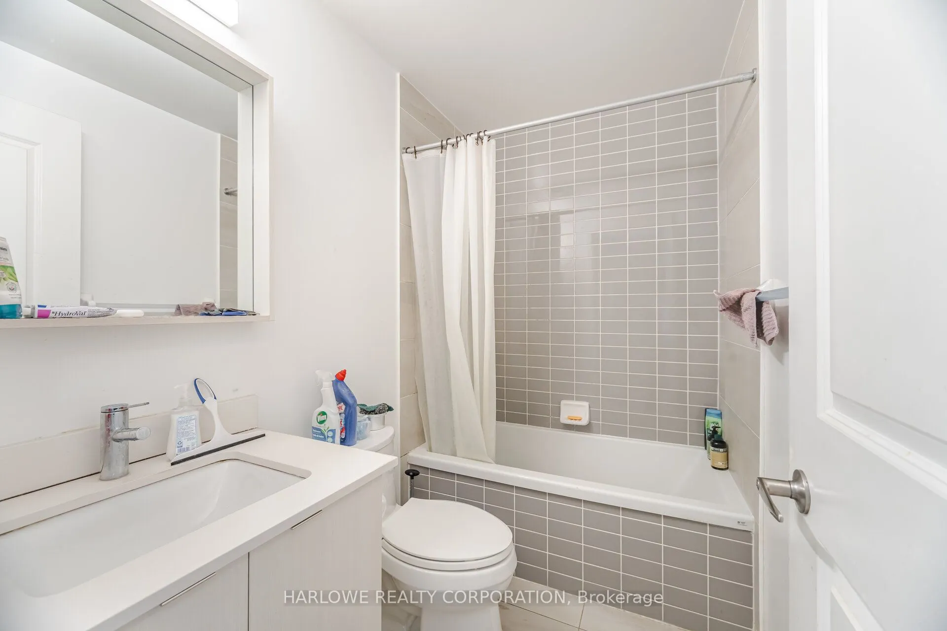 4655 Metcalfe Avenue, #204