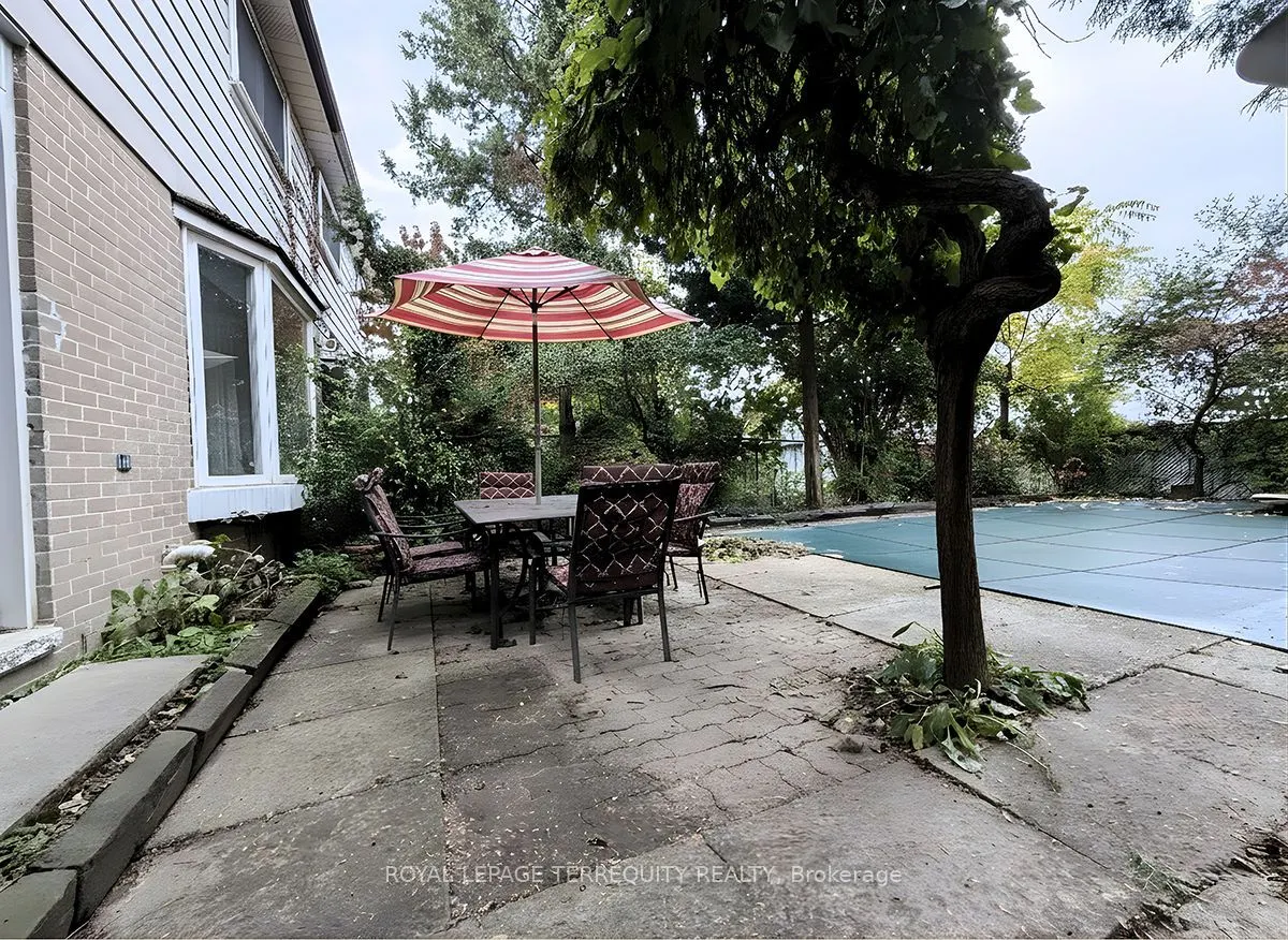 1704 Oberon Crescent