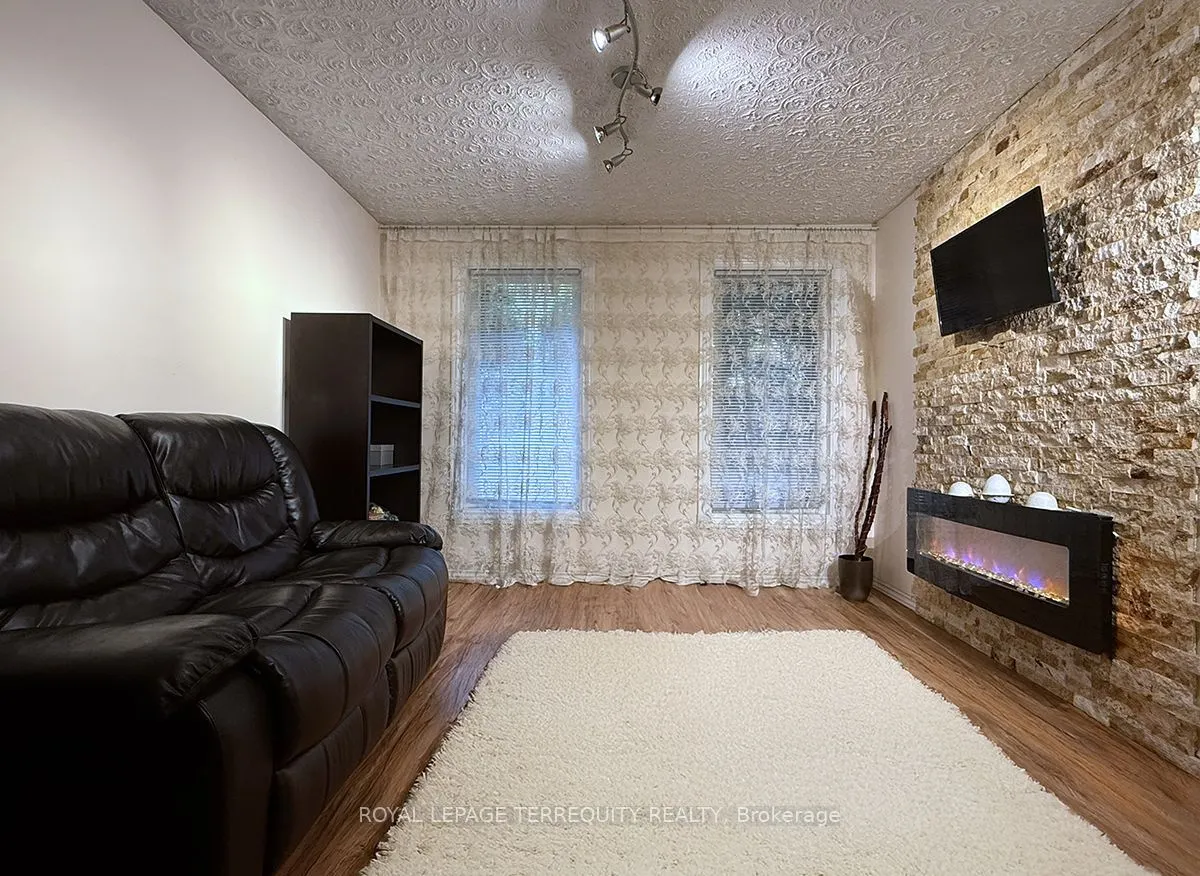 1704 Oberon Crescent