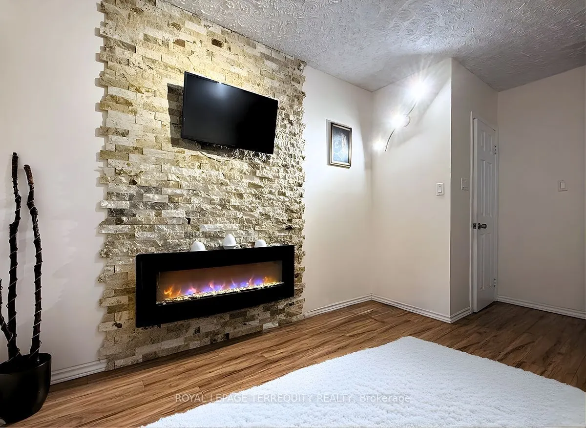 1704 Oberon Crescent