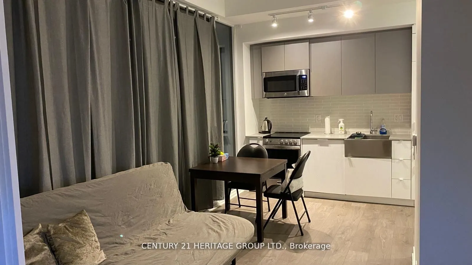 270 Dufferin Street, #402