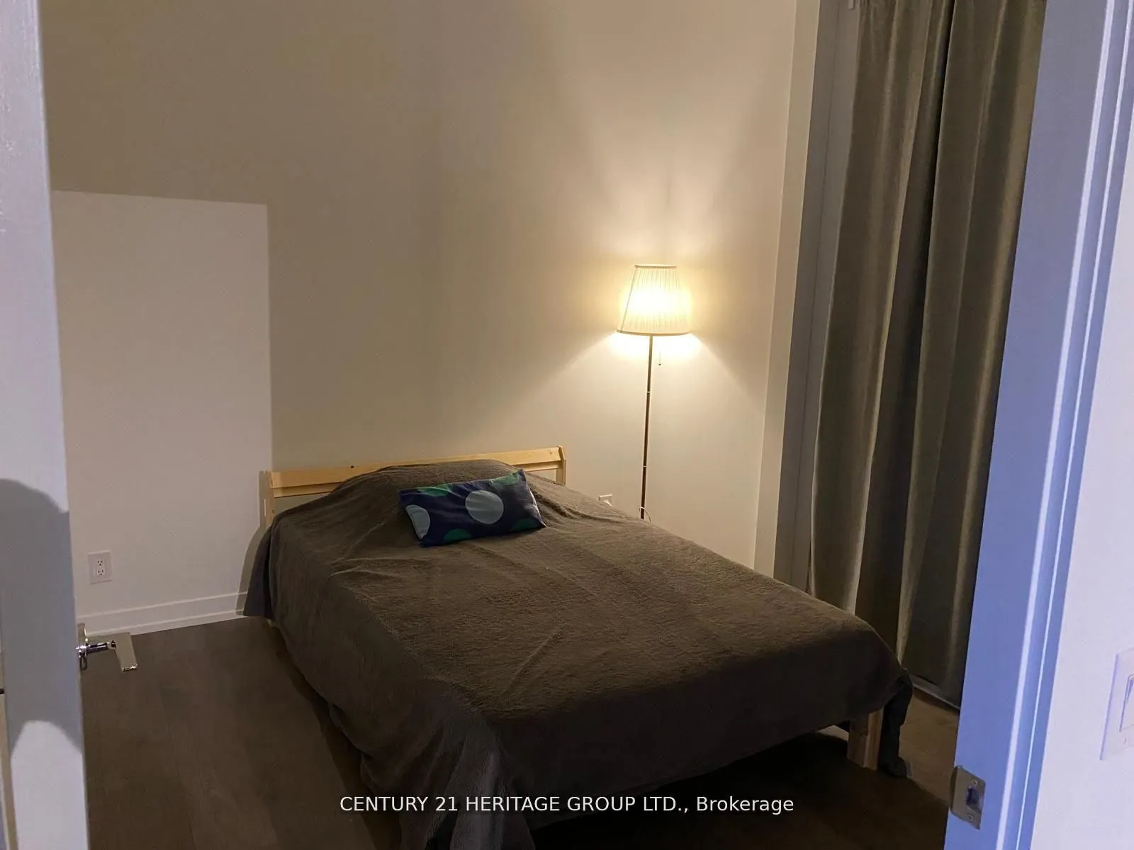 270 Dufferin Street, #402