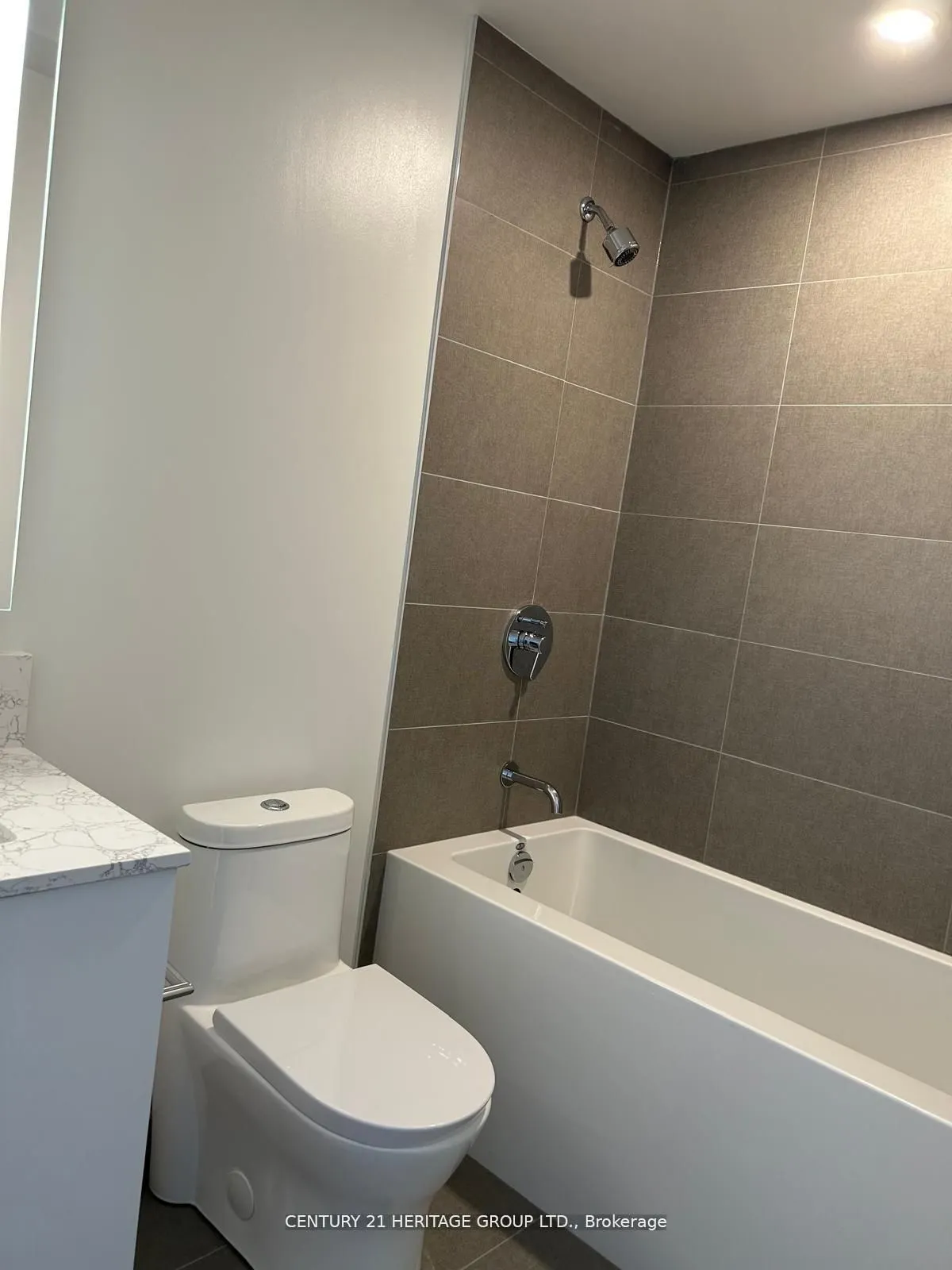 270 Dufferin Street, #402