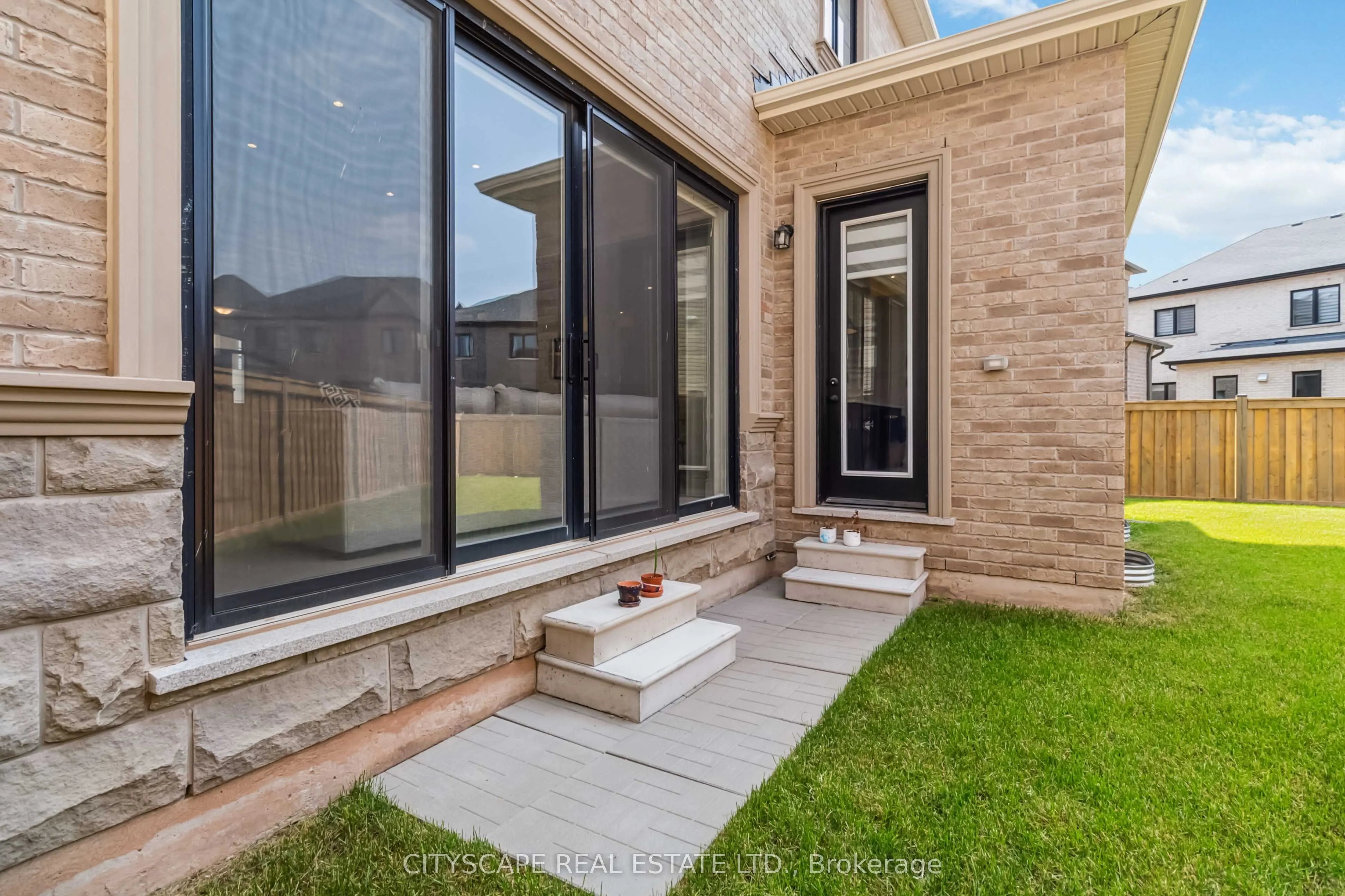 1268 Meadowside Path