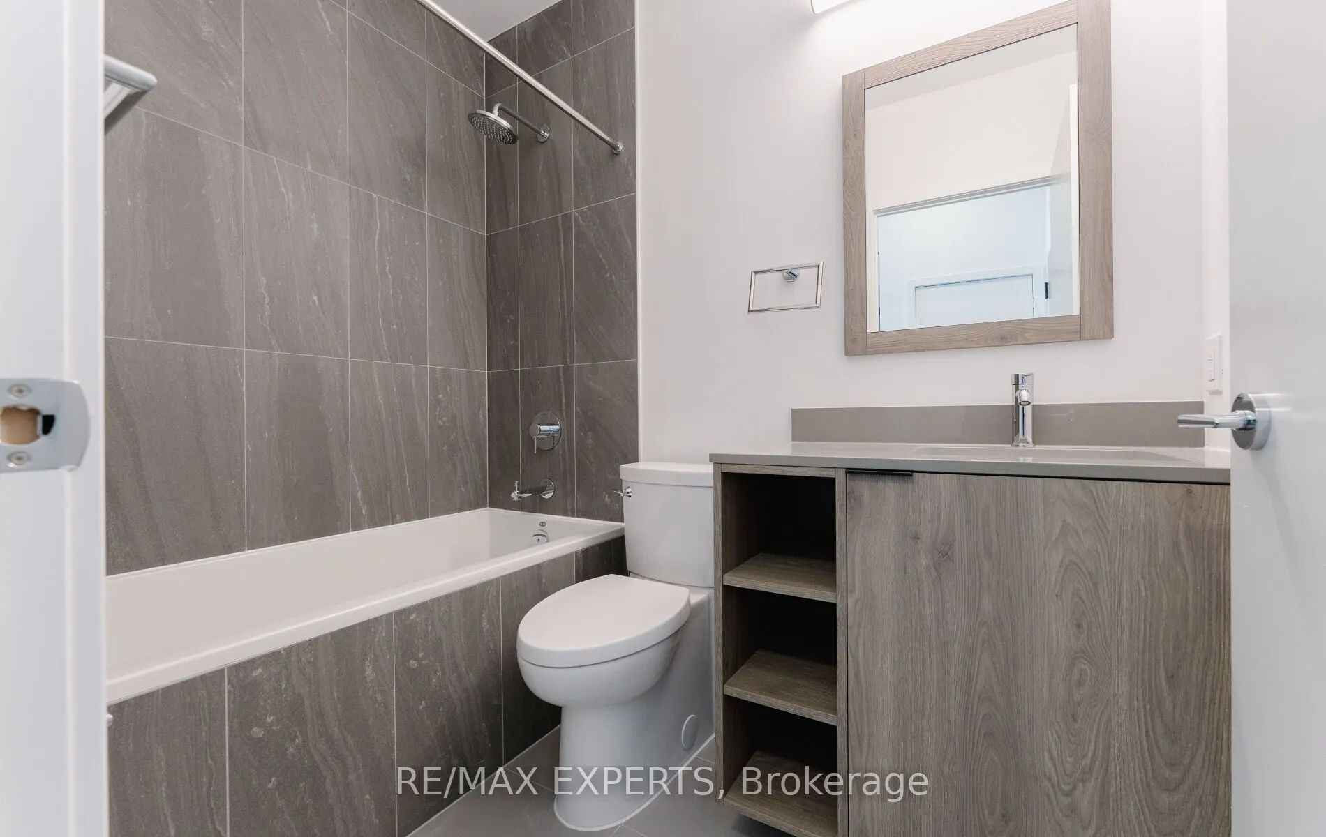 1007 The Queensway, #214