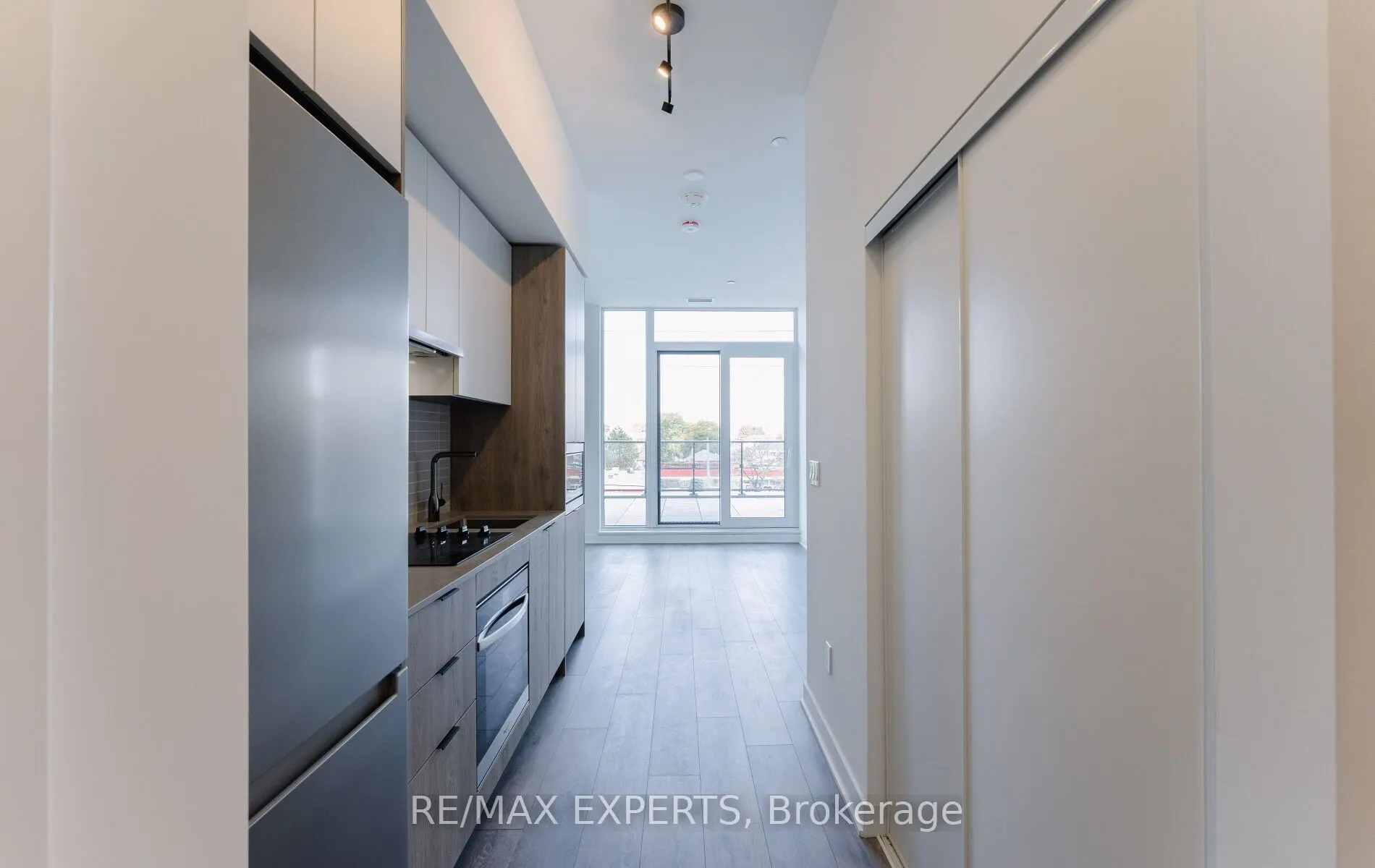 1007 The Queensway, #214