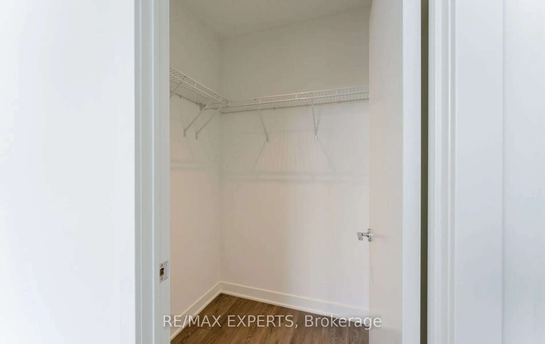 1007 The Queensway, #214