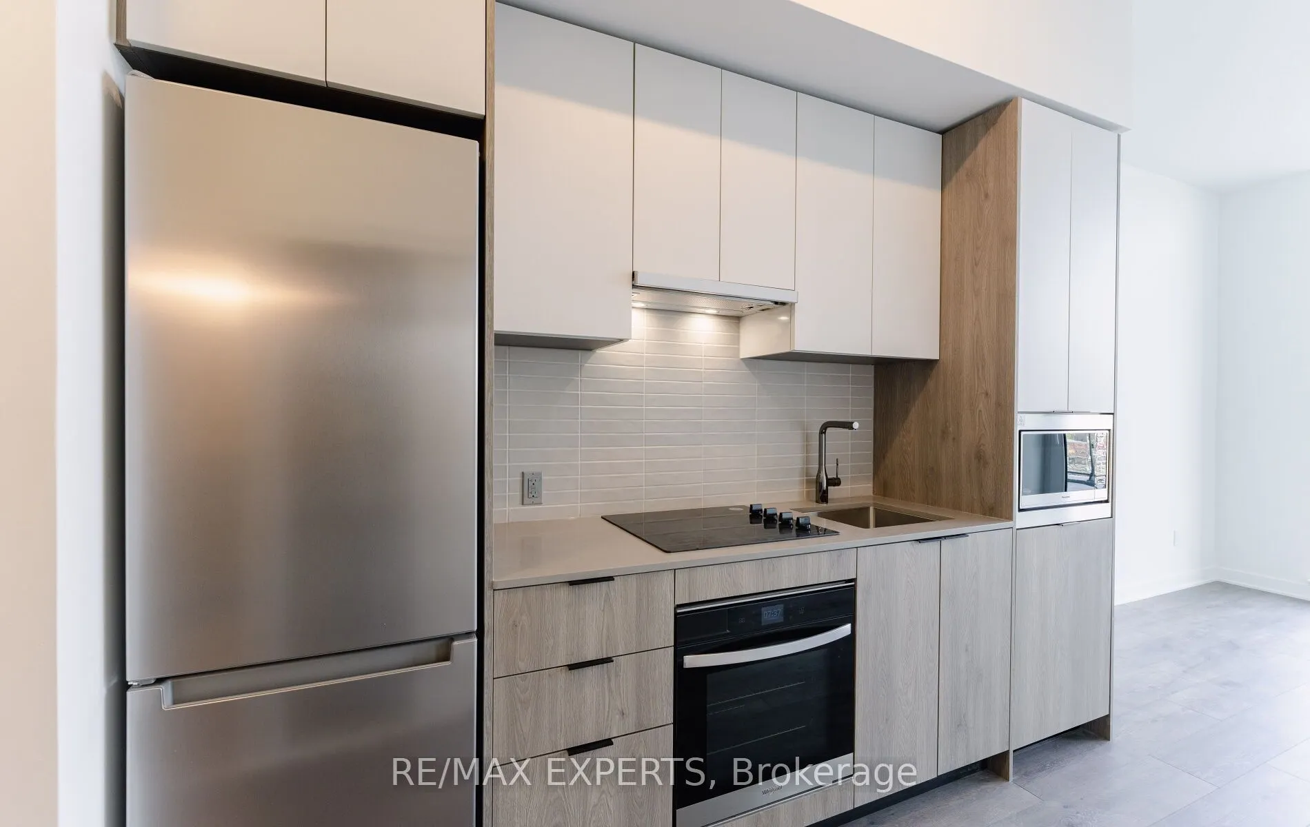 1007 The Queensway, #214