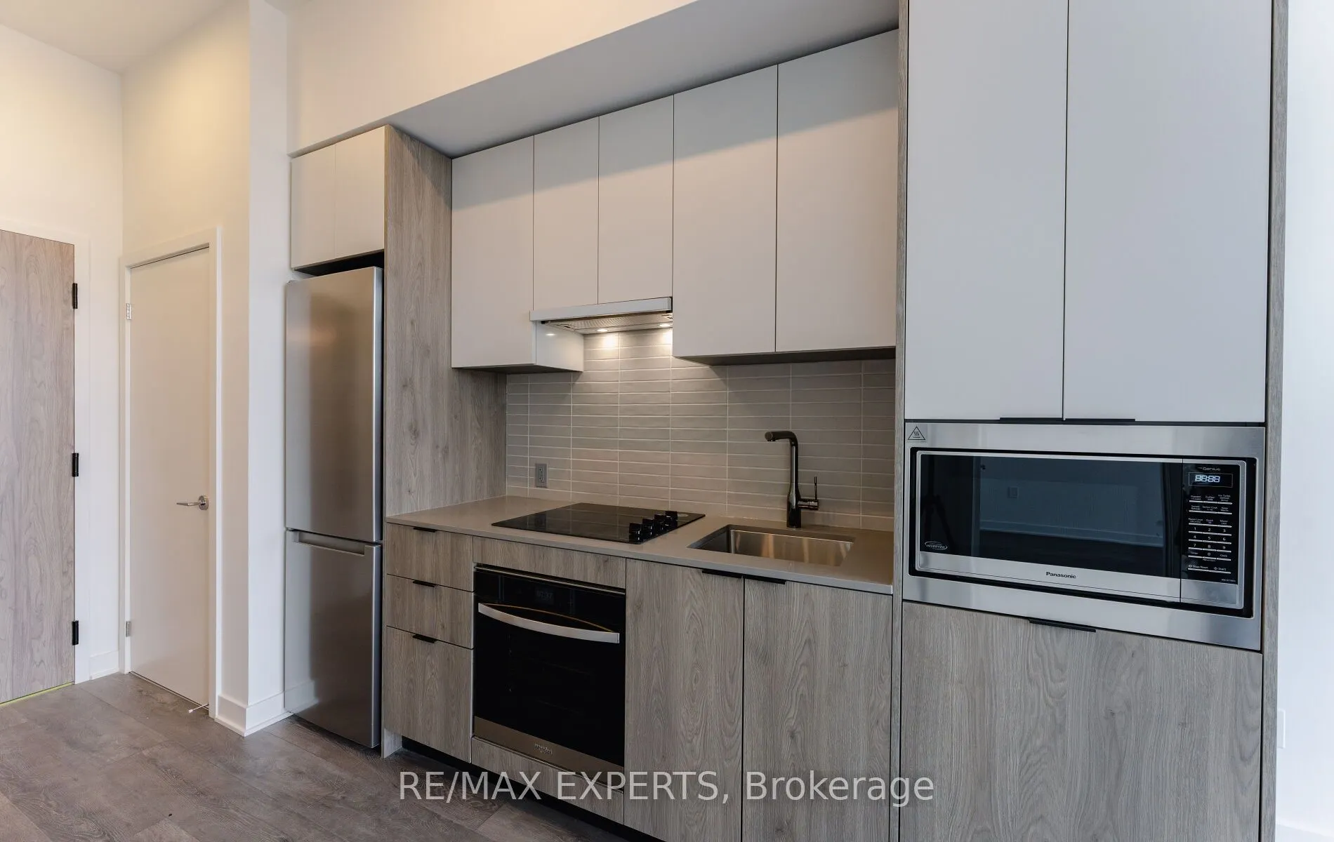 1007 The Queensway, #214