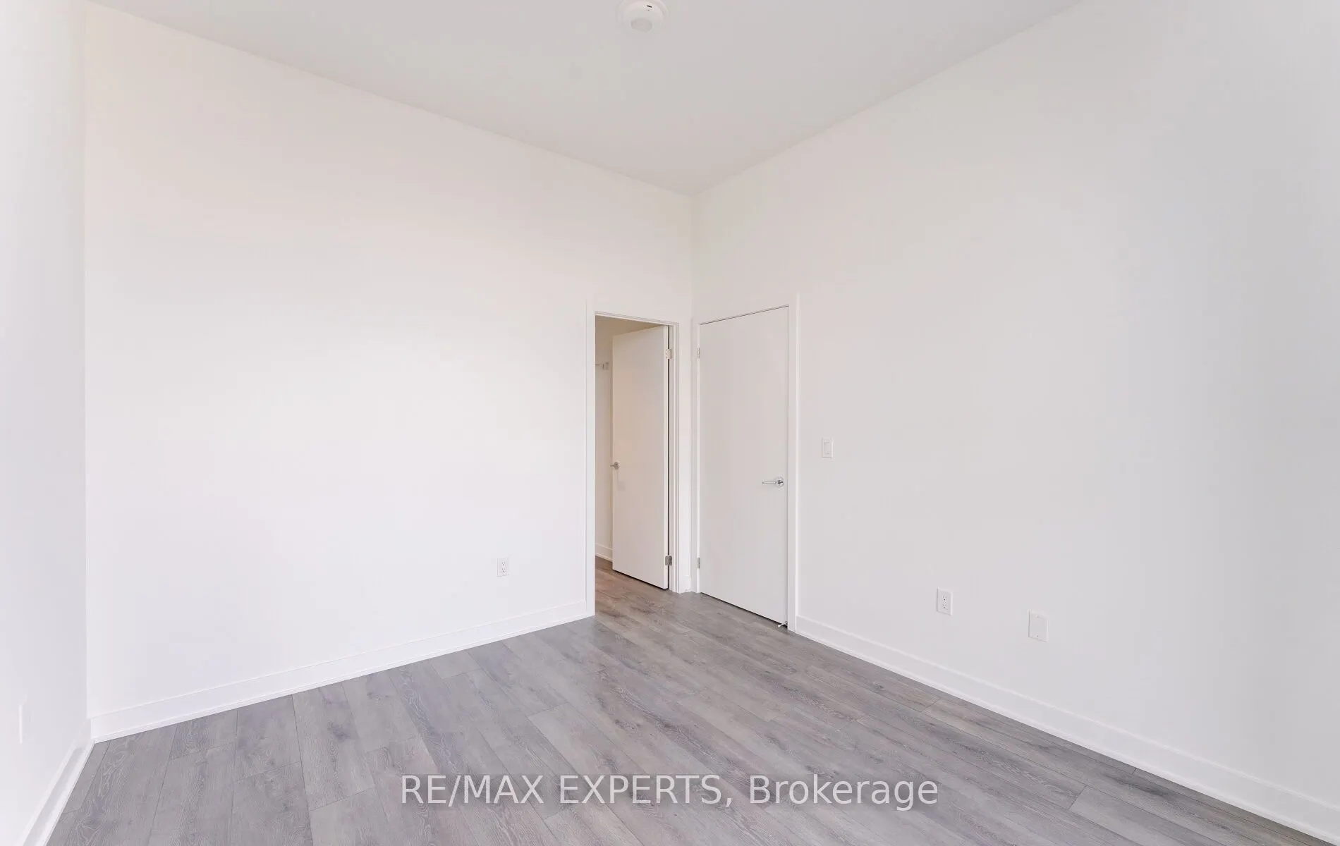 1007 The Queensway, #214