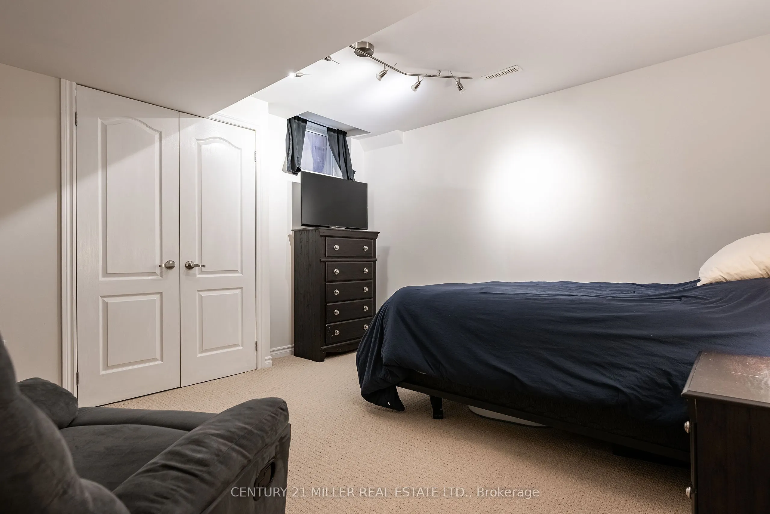 2124 Blackforest Crescent