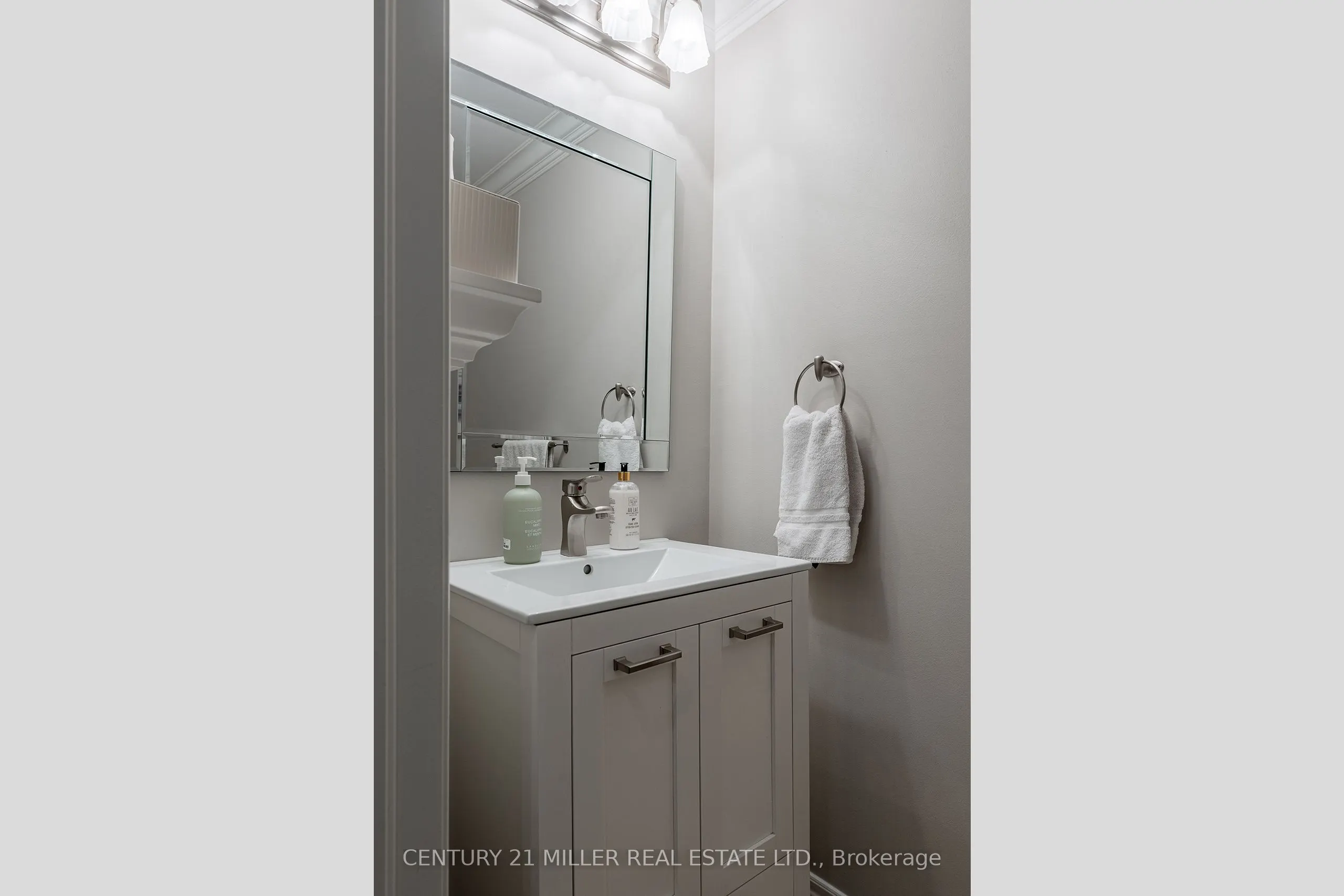 2124 Blackforest Crescent