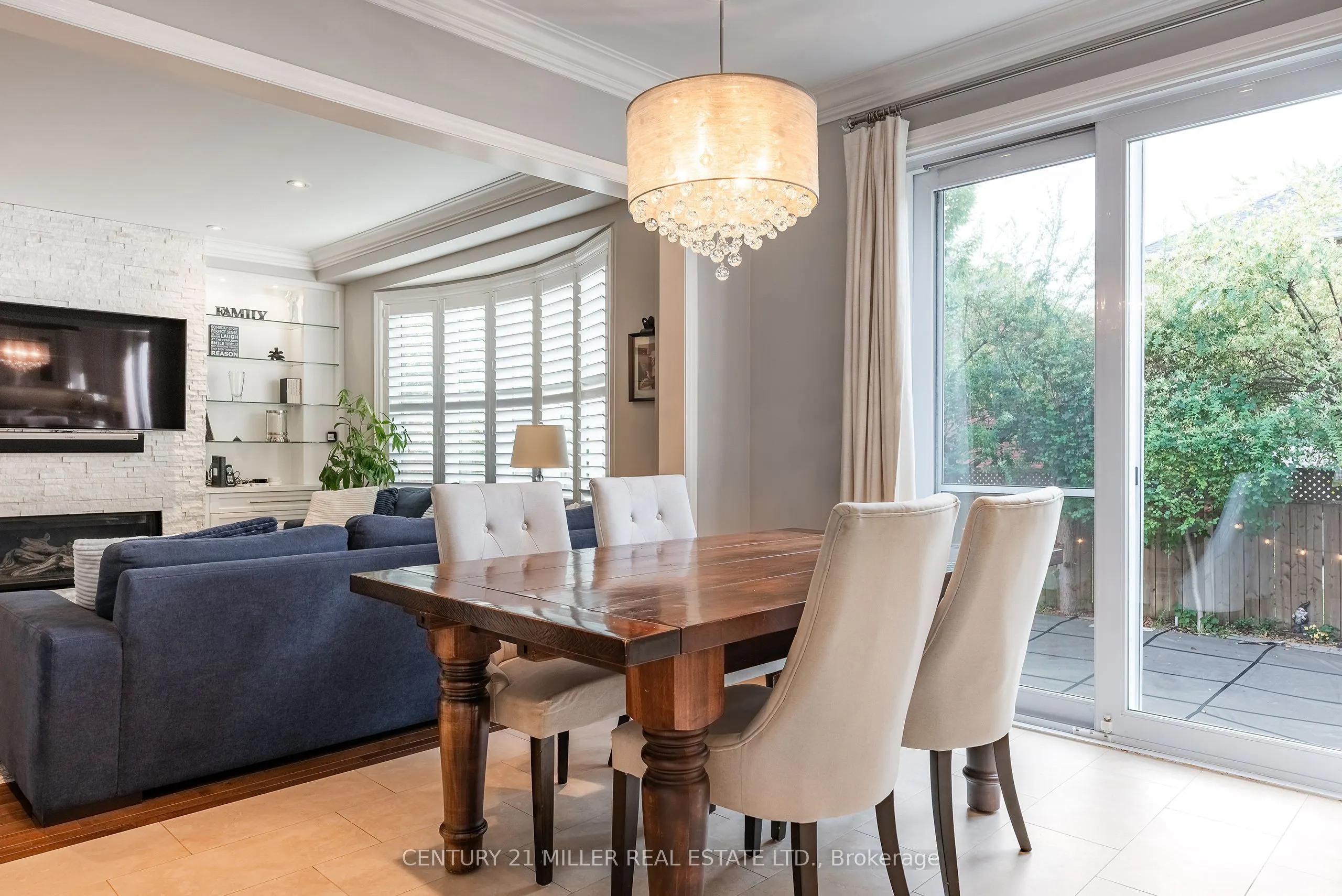 2124 Blackforest Crescent