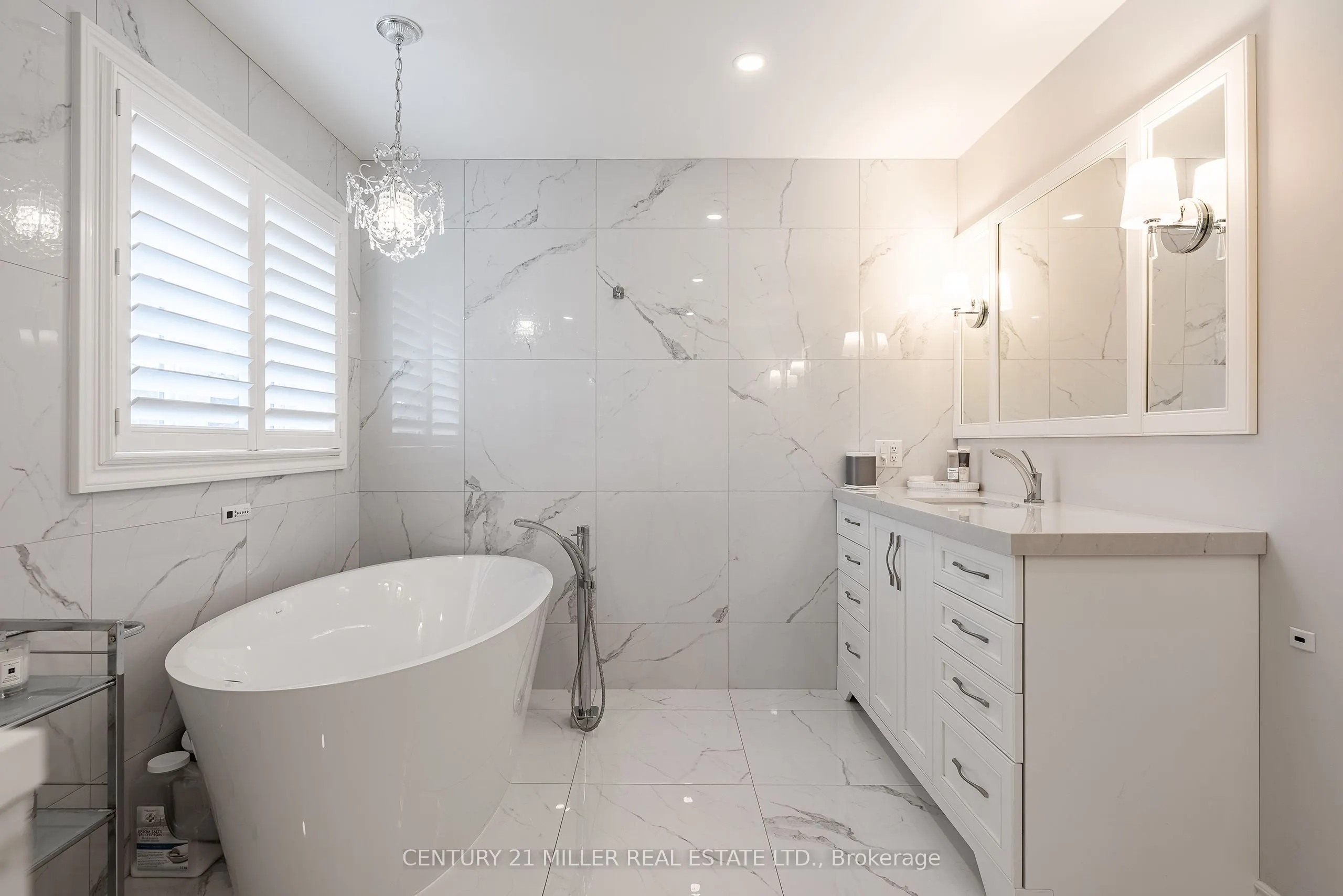 2124 Blackforest Crescent