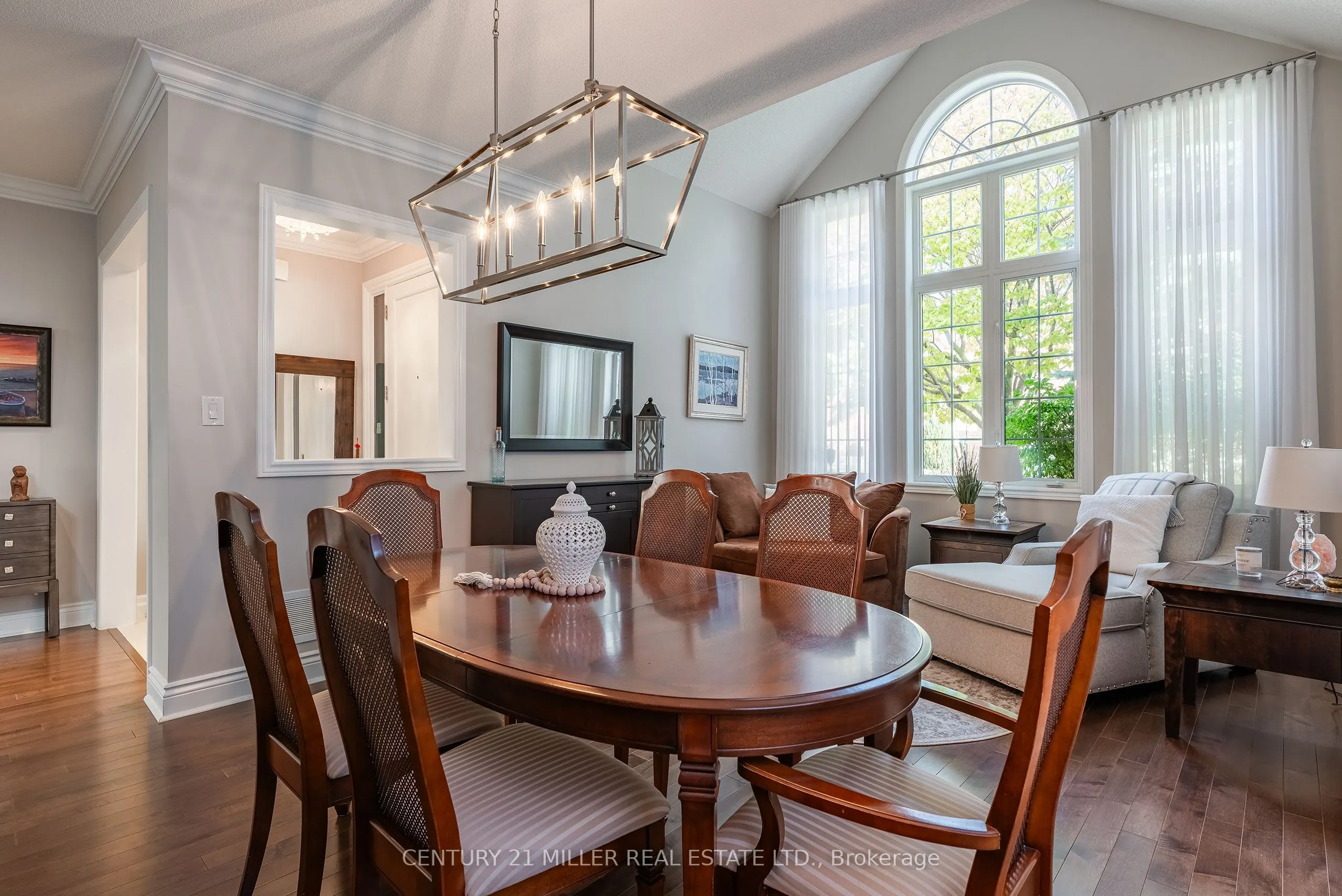 2124 Blackforest Crescent