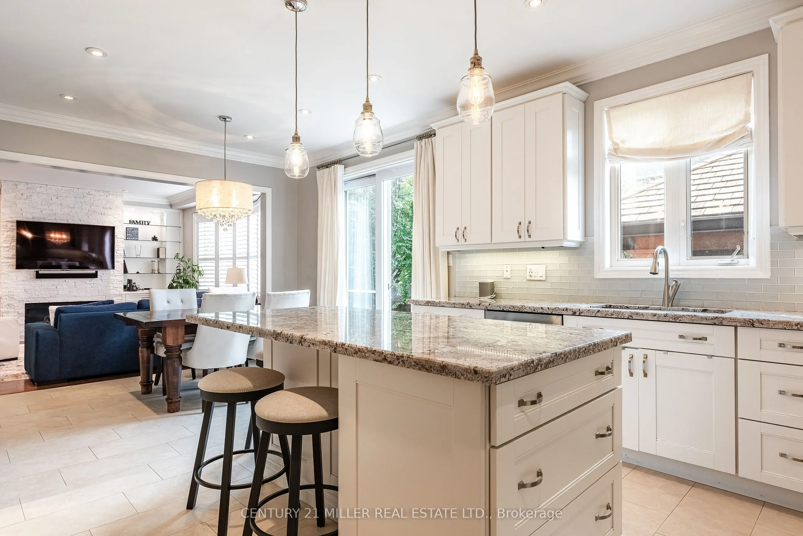 2124 Blackforest Crescent