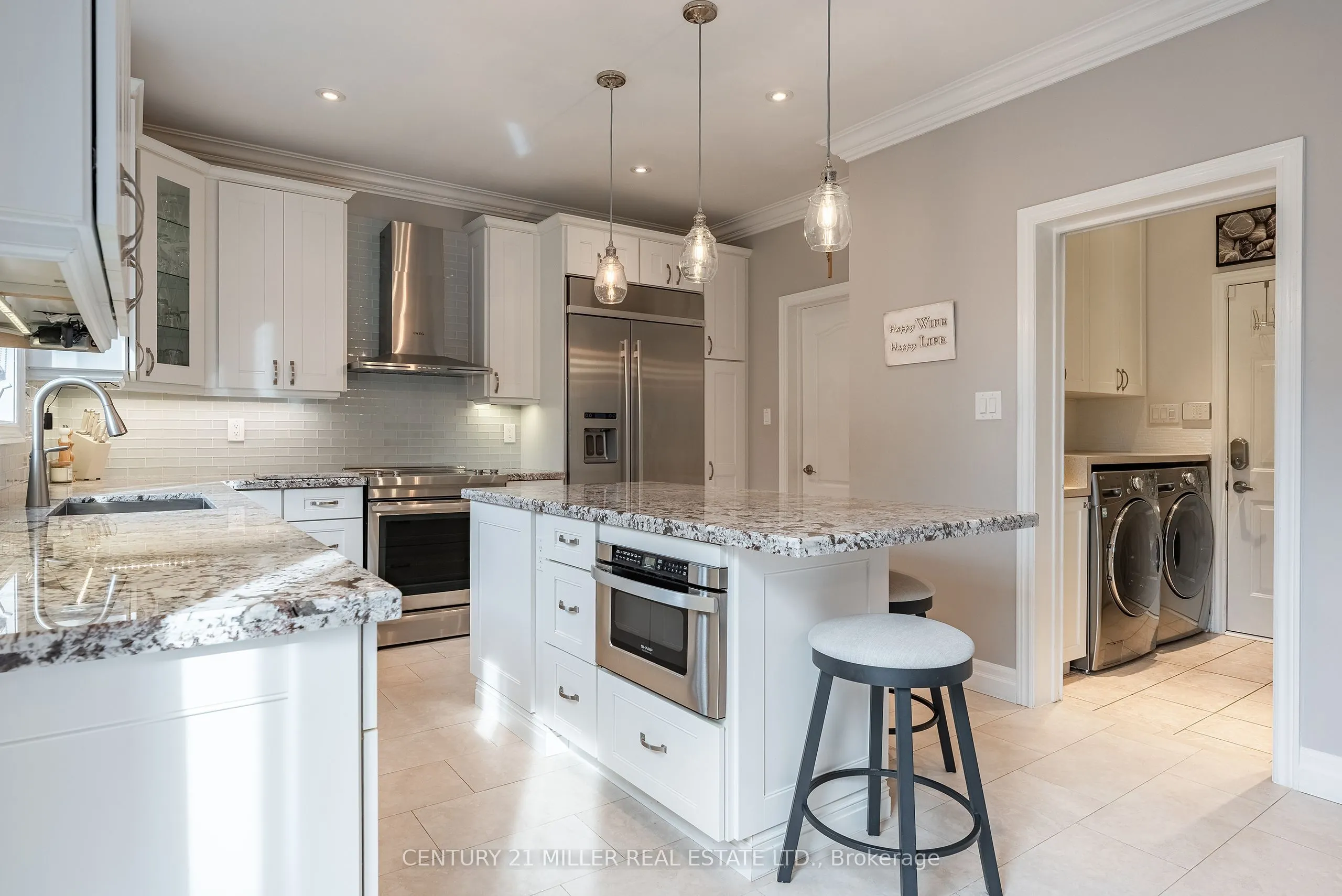 2124 Blackforest Crescent