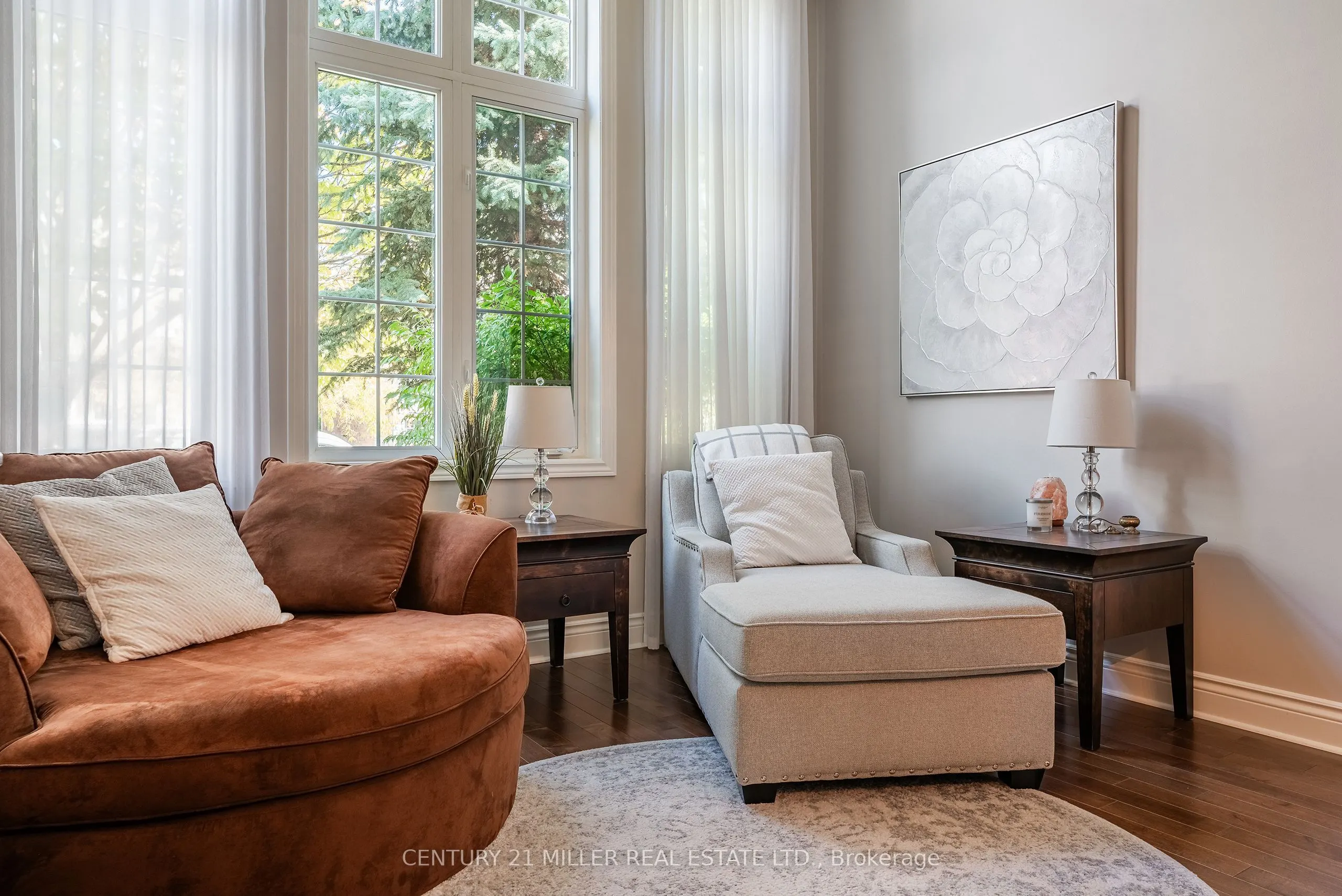 2124 Blackforest Crescent