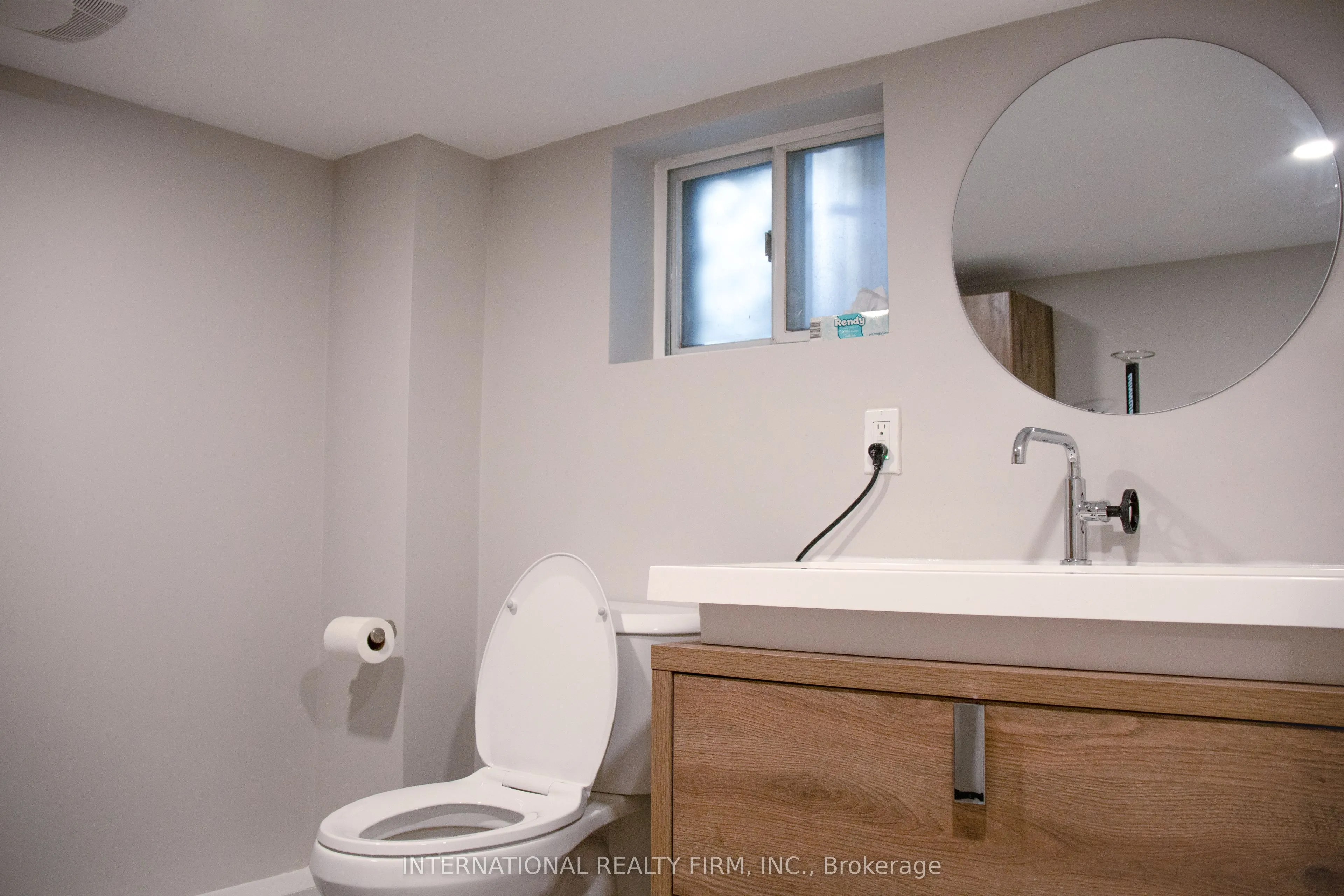 331 Mcroberts Avenue N