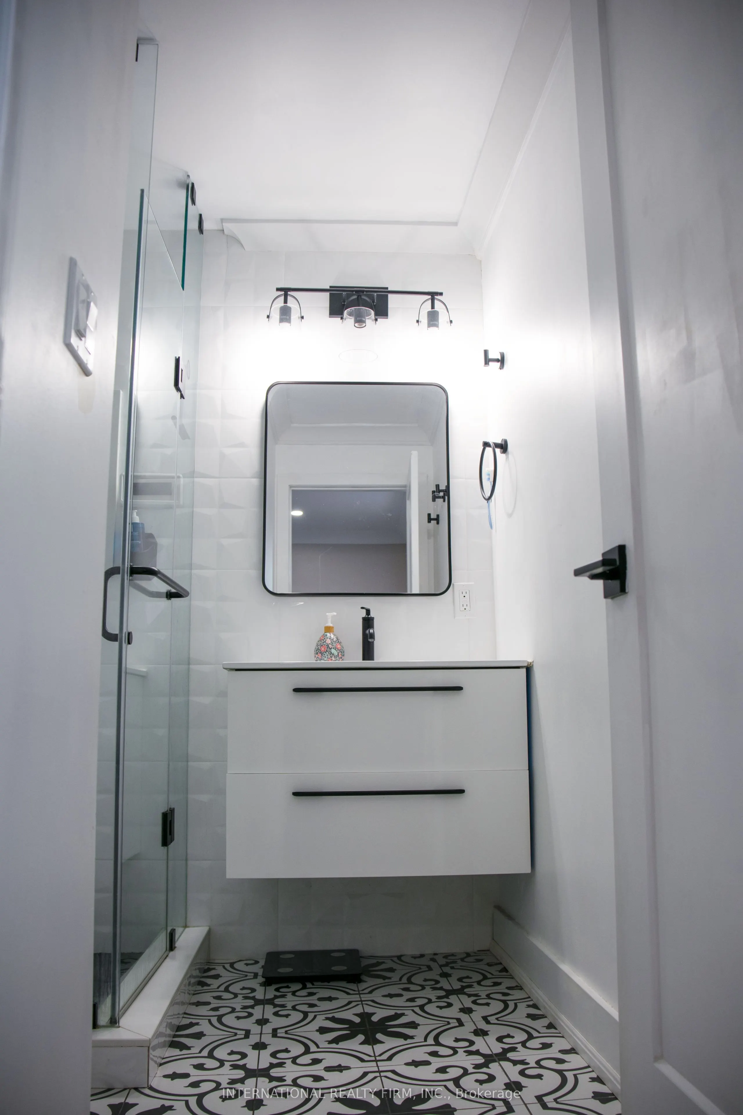 331 Mcroberts Avenue N