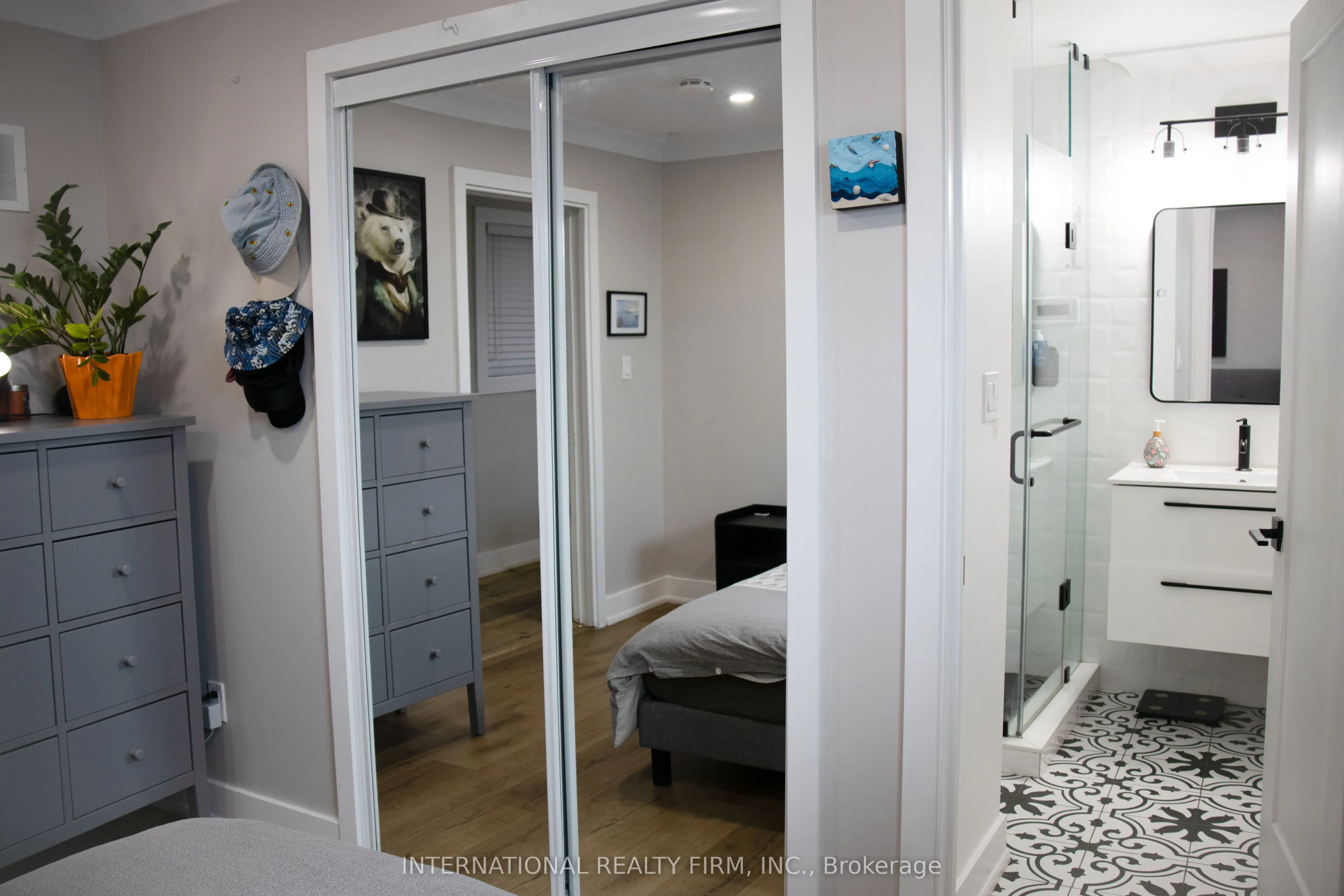 331 Mcroberts Avenue N