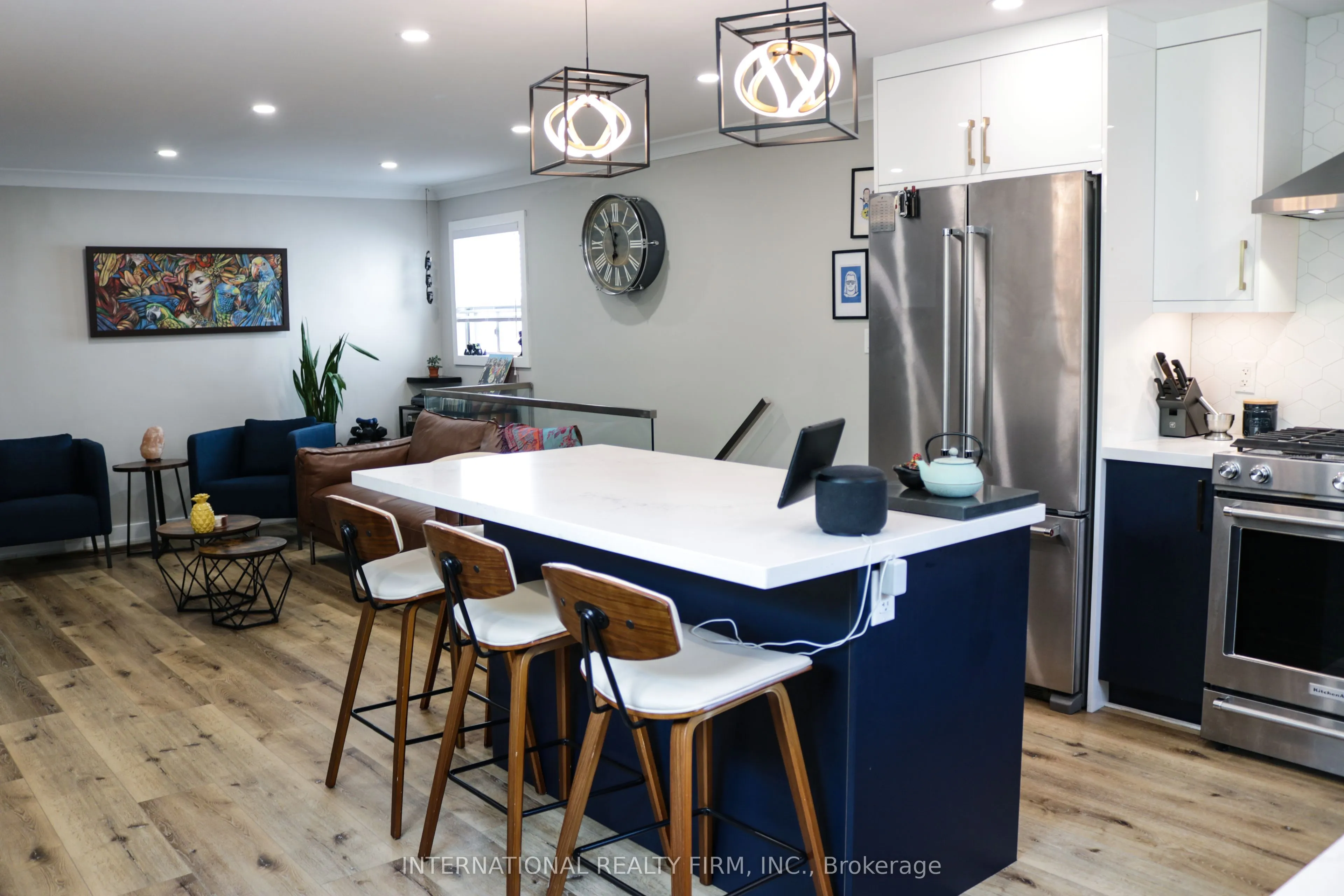 331 Mcroberts Avenue N