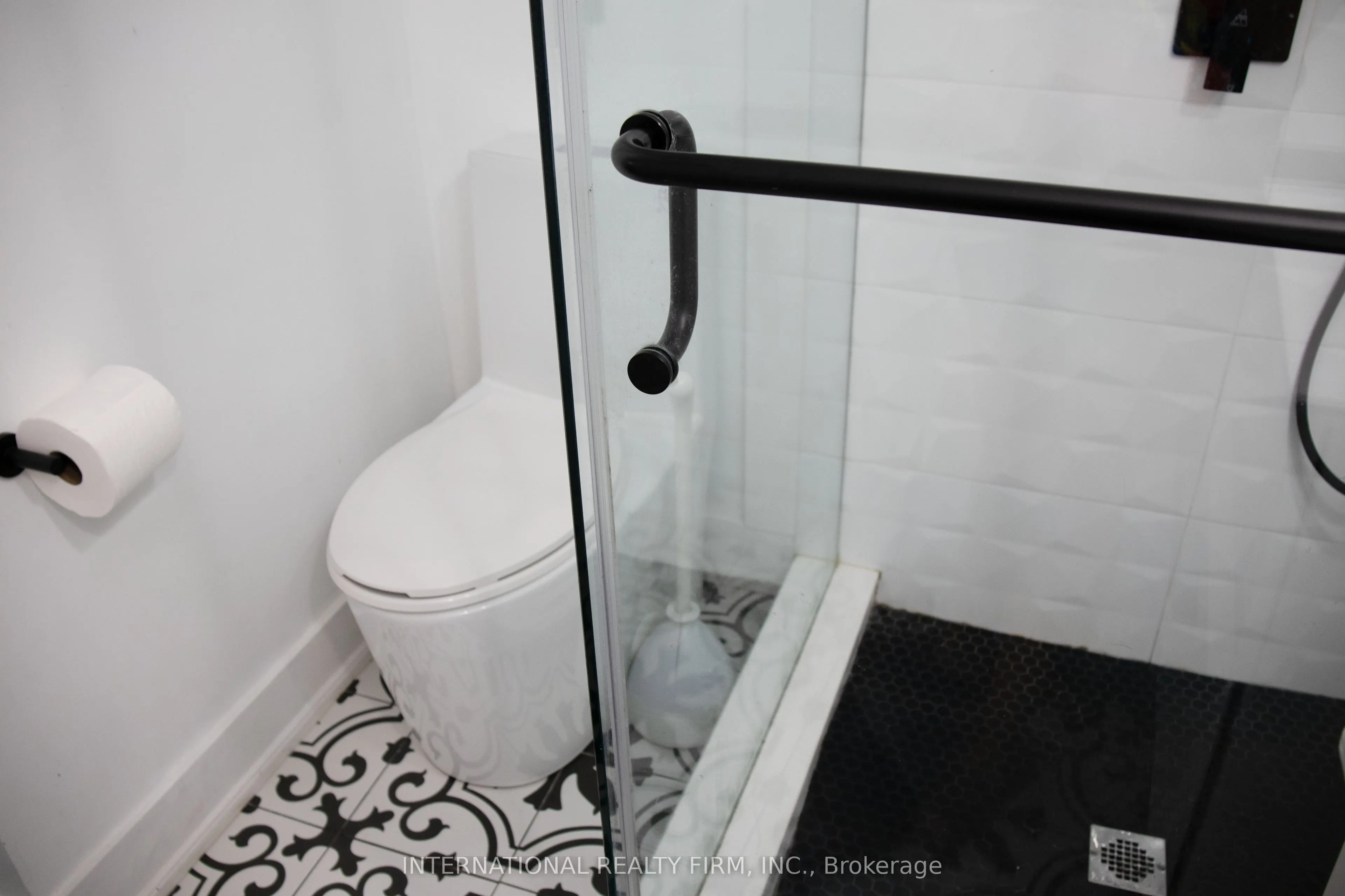 331 Mcroberts Avenue N