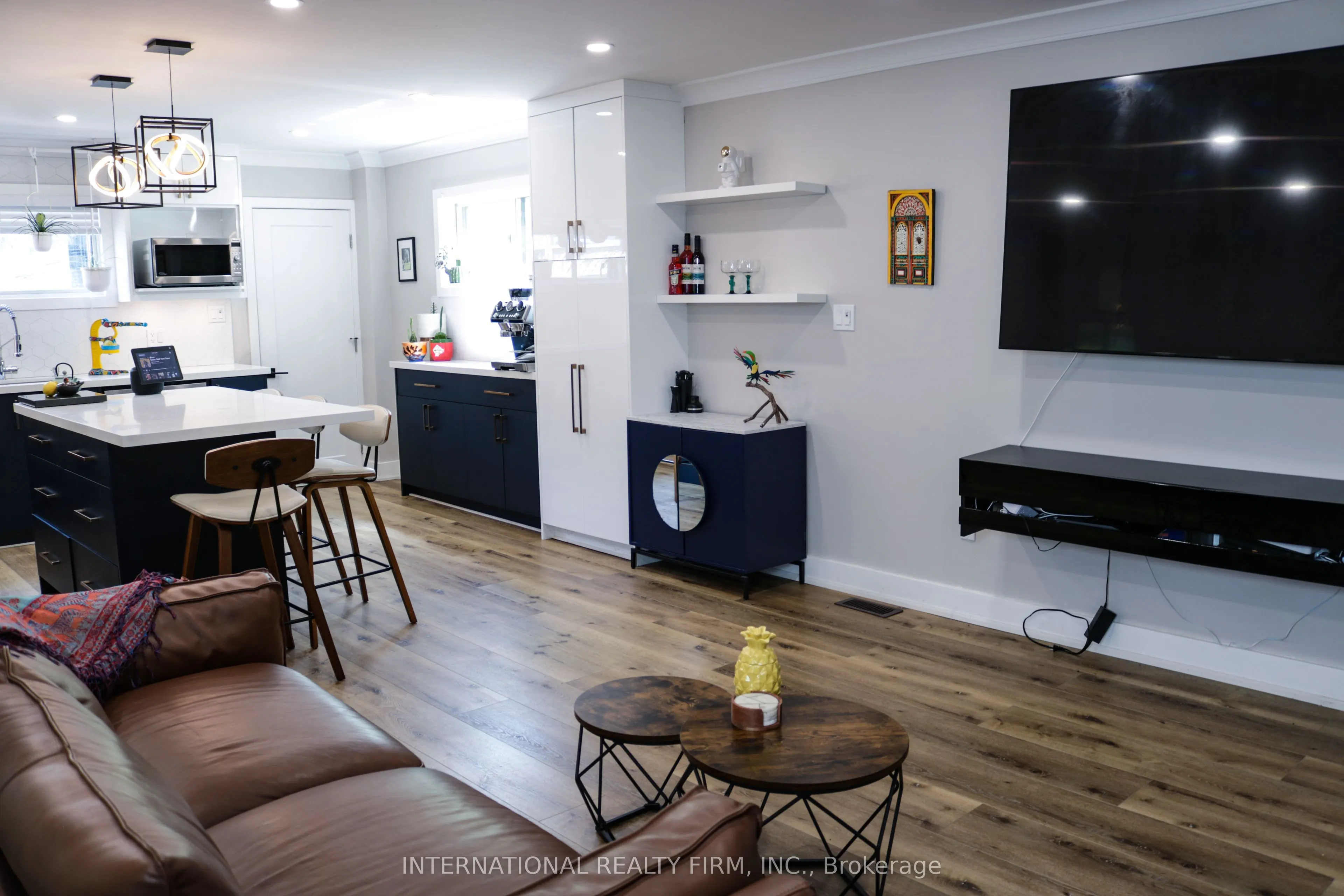 331 Mcroberts Avenue N