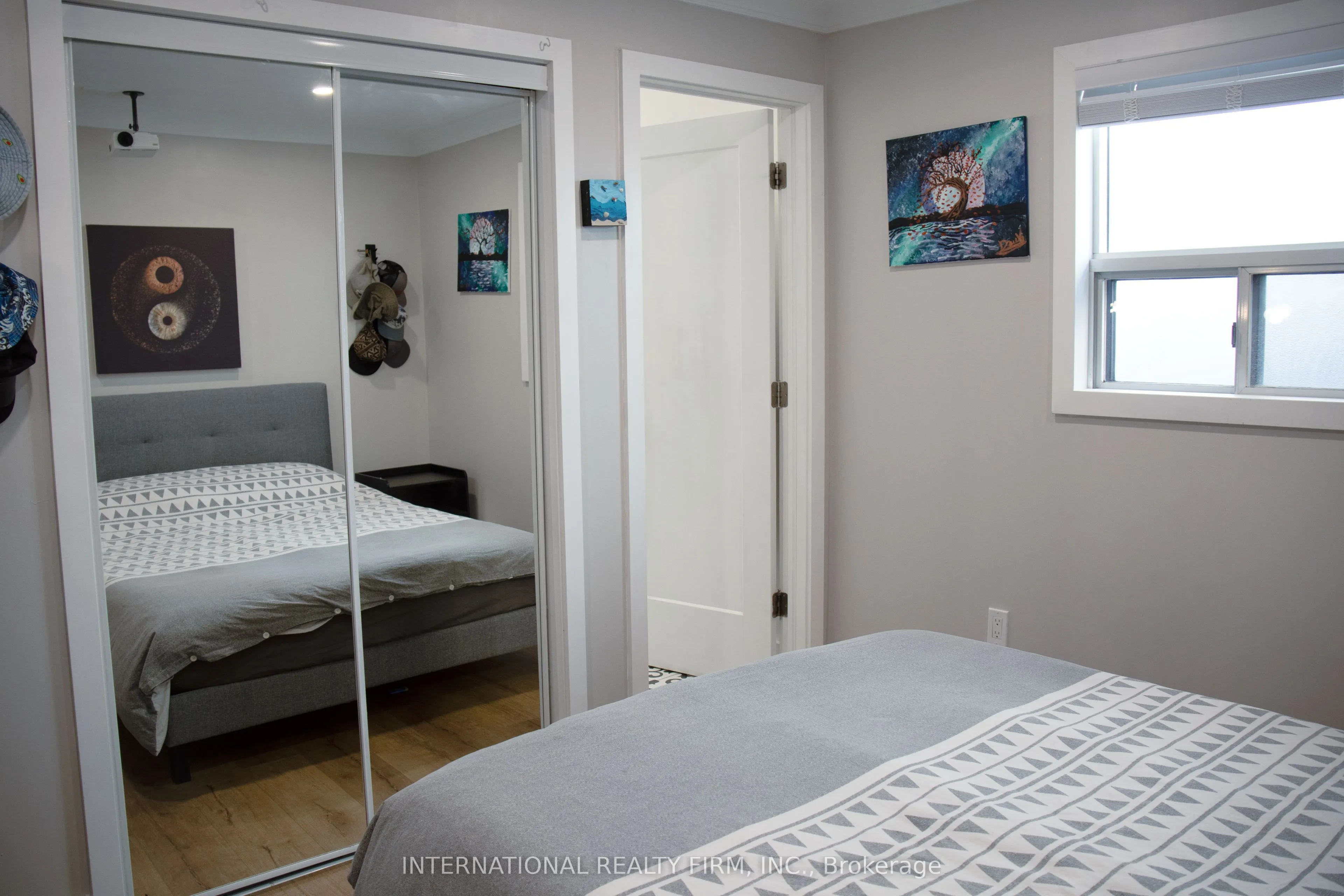 331 Mcroberts Avenue N