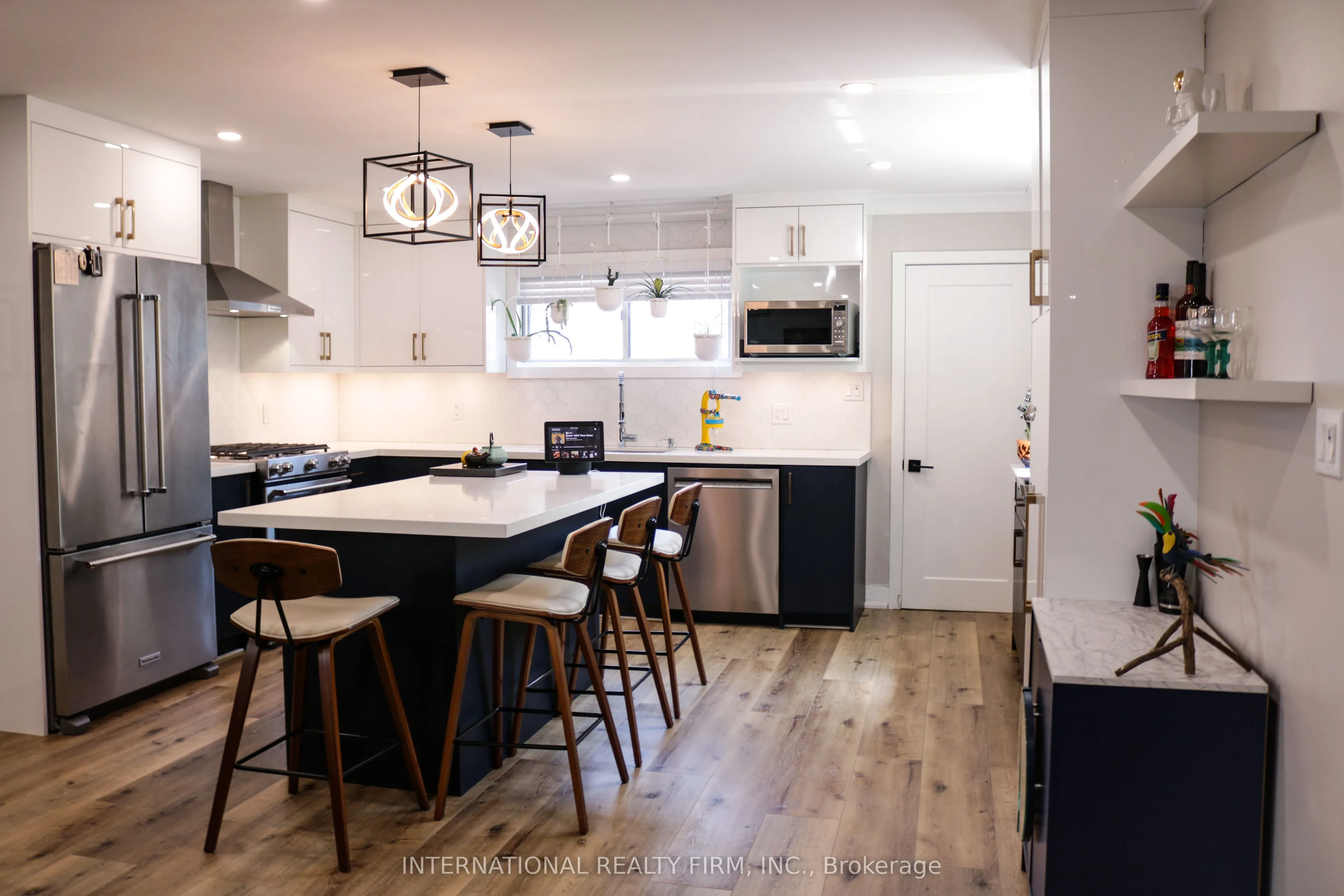 331 Mcroberts Avenue N