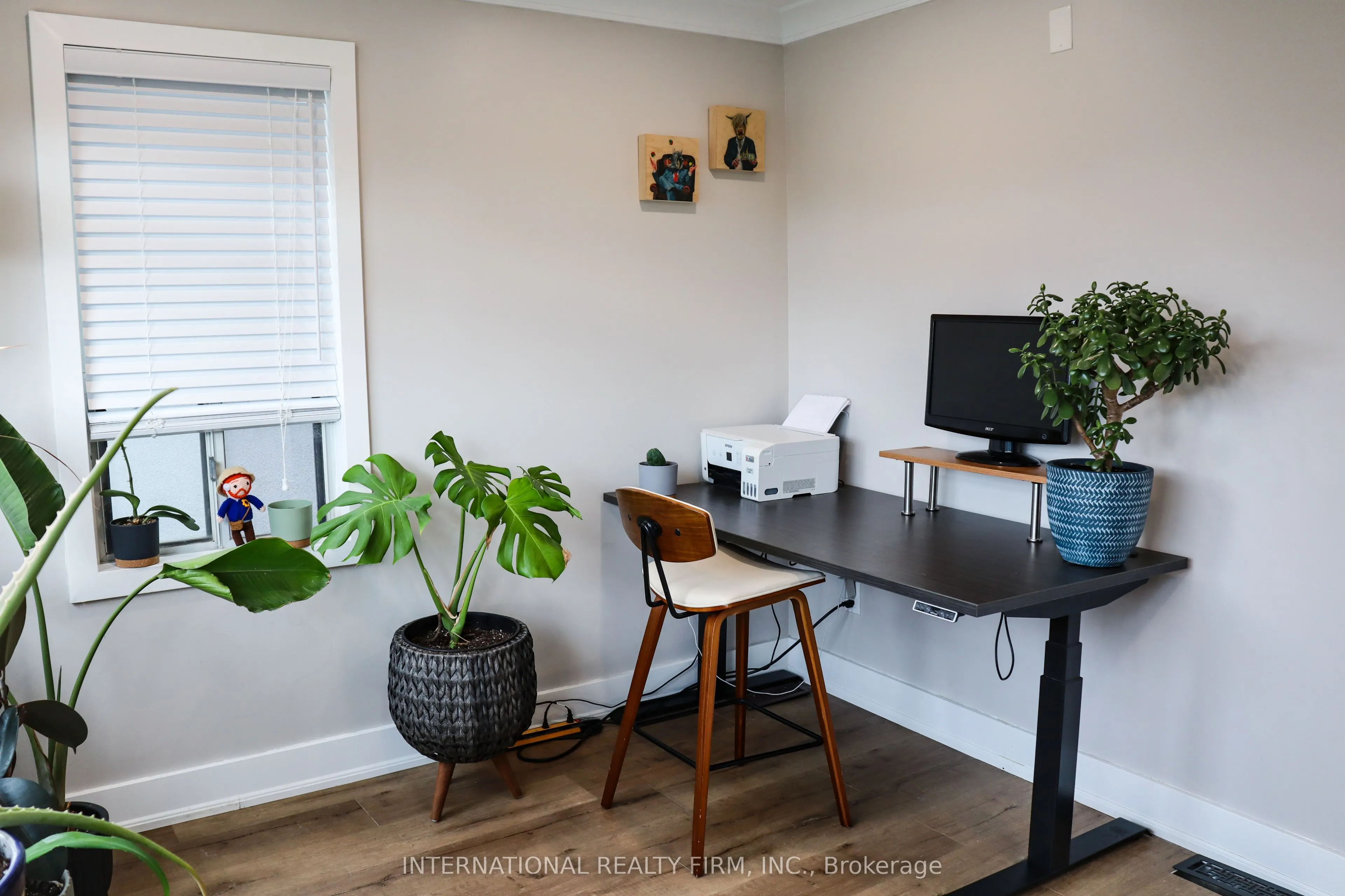 331 Mcroberts Avenue N