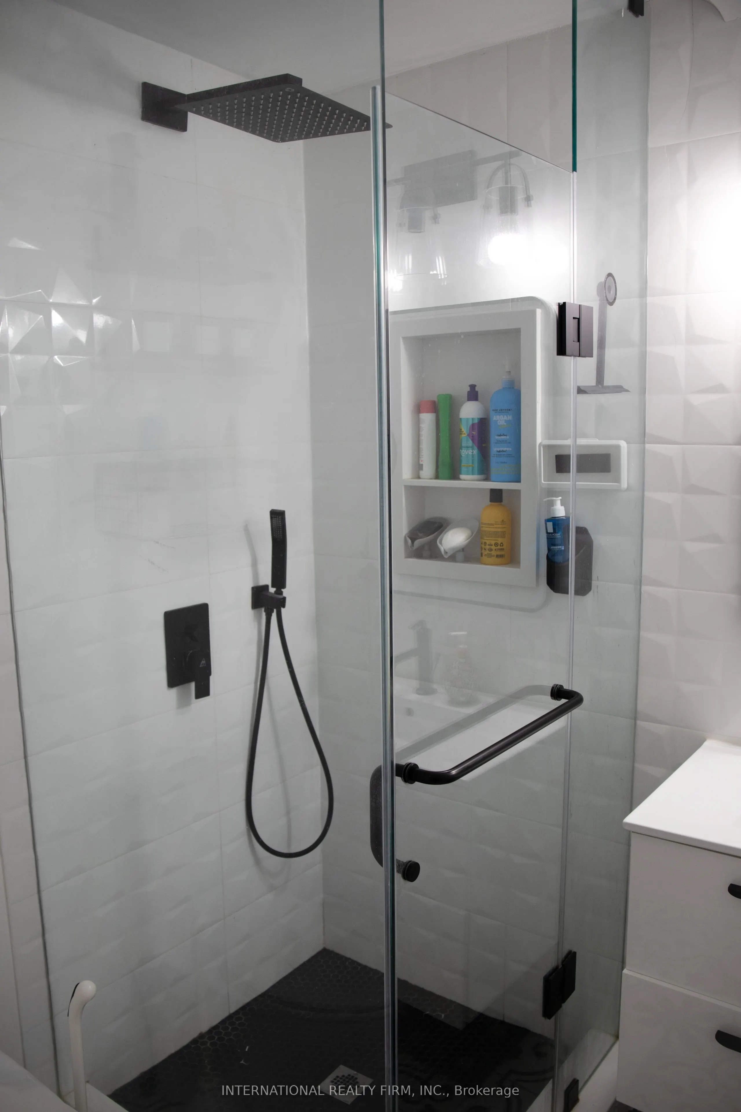 331 Mcroberts Avenue N